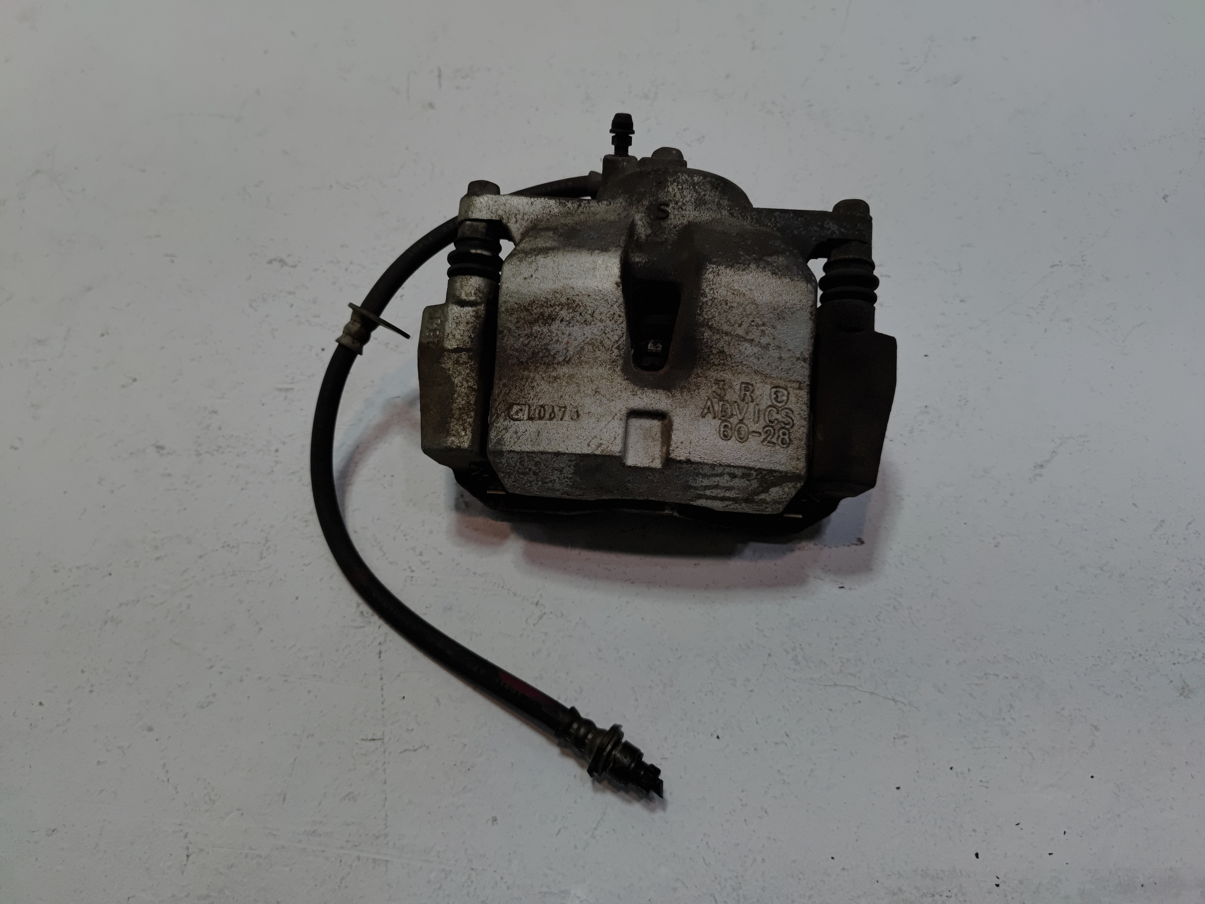 2018-2019 TOYOTA CAMRY FRONT RIGHT PASSENGER SIDE BRAKE CALIPER OEM