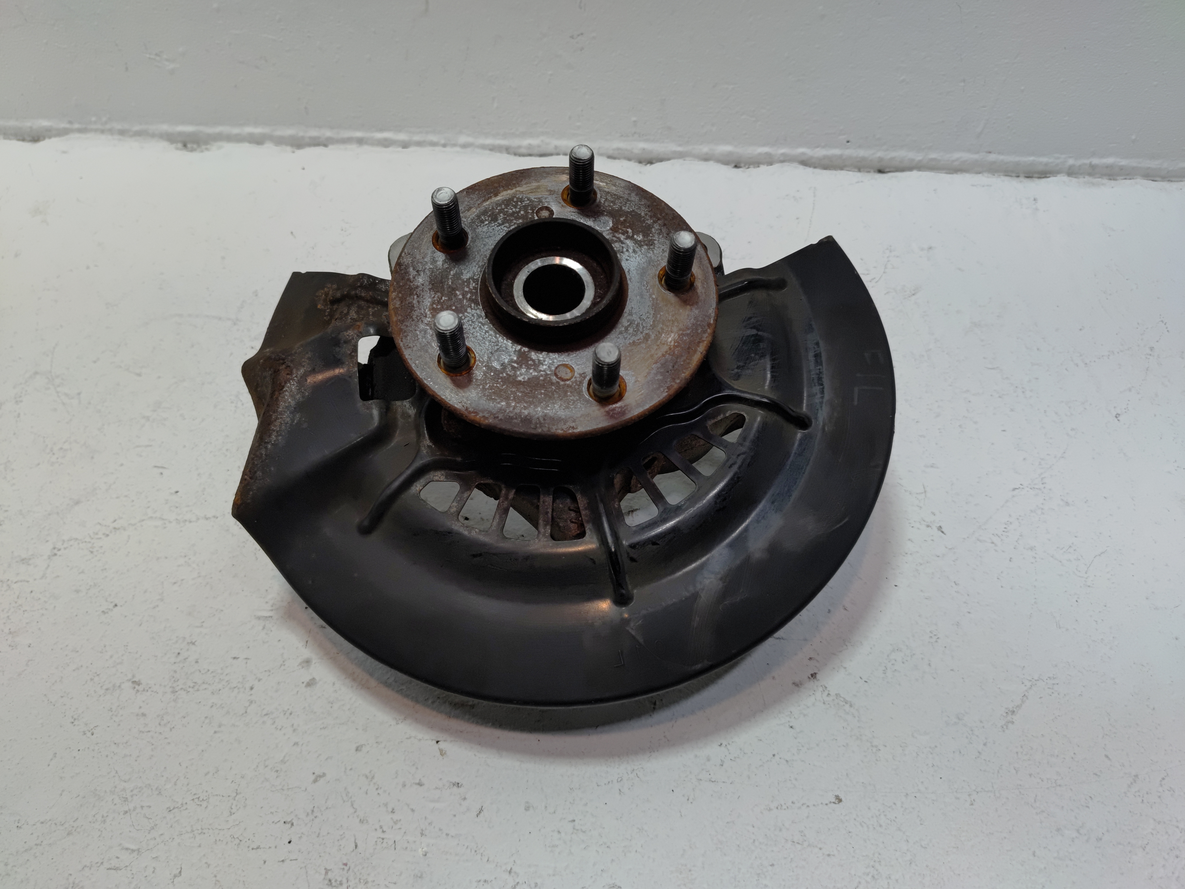 2018-2024 TOYOTA CAMRY FWD 2.5L FRONT LEFT DRIVER SIDE SPINDLE KNUCKLE HUB OEM