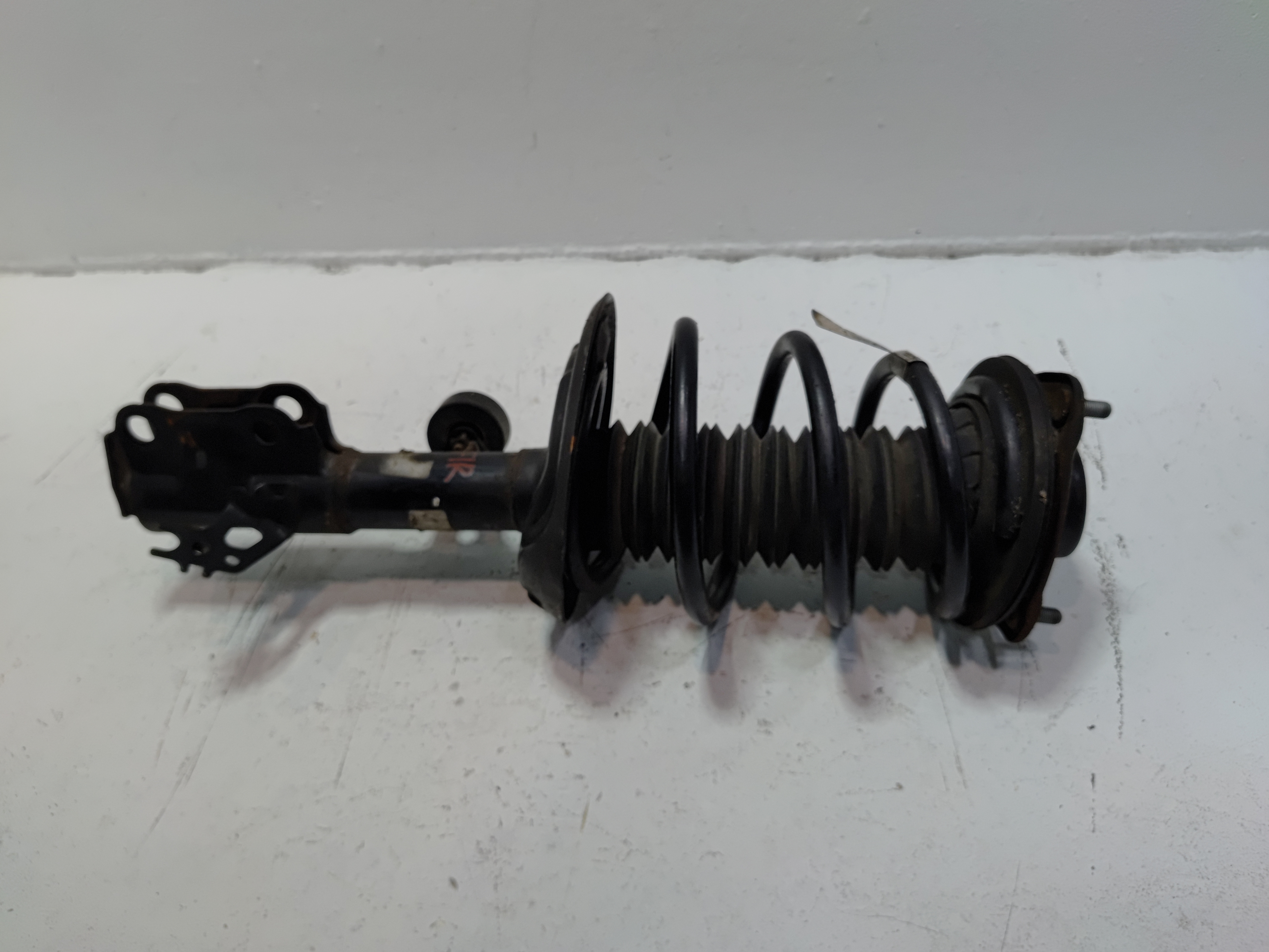 2018-2024 TOYOTA CAMRY SE XSE FRONT PASSENGER SIDE SHOCK ABSORBER STRUT OEM
