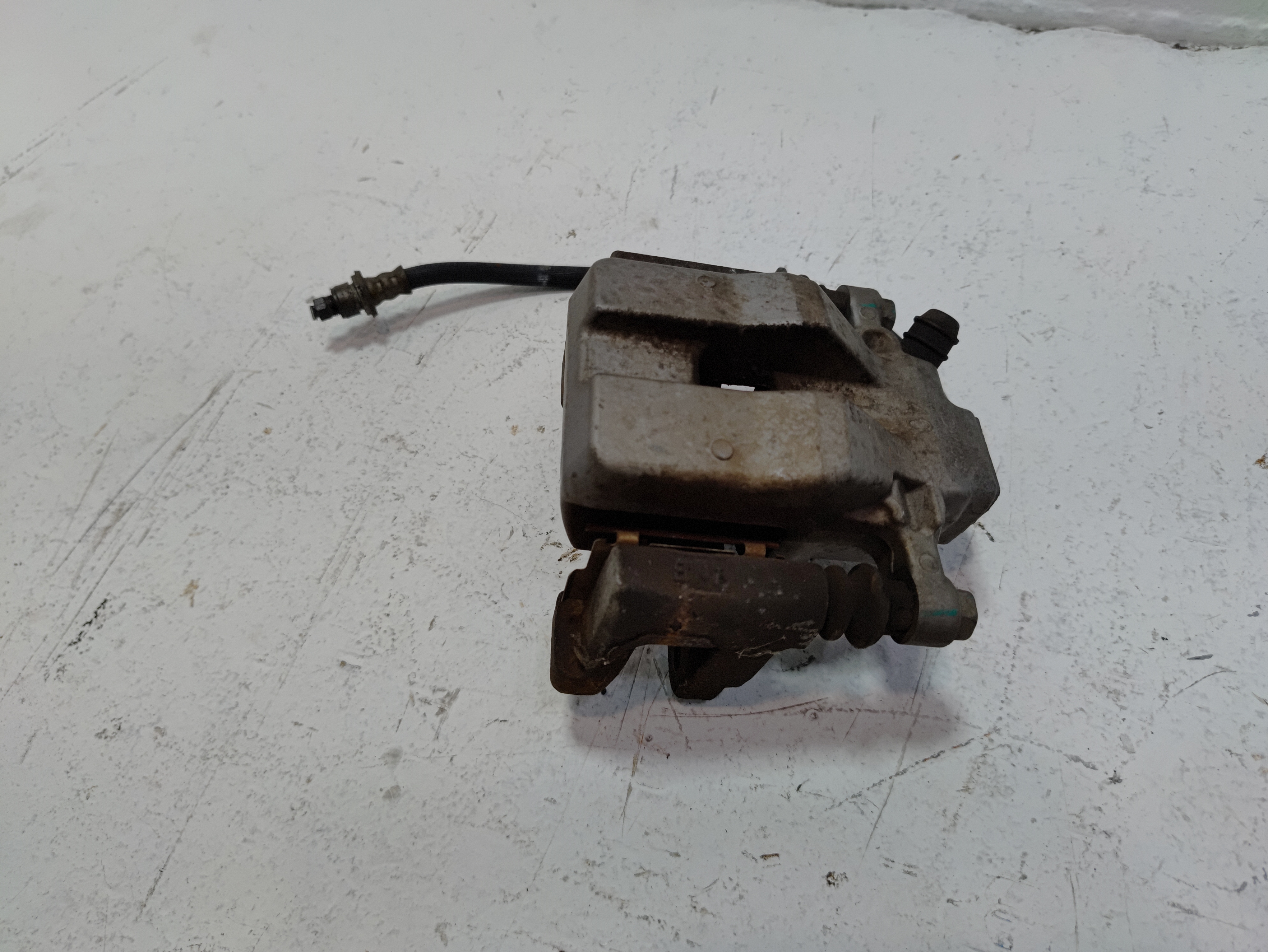 TOYOTA CAMRY FWD REAR LEFT DRIVER SIDE BRAKE CALIPER 2018 - 2024 OEM