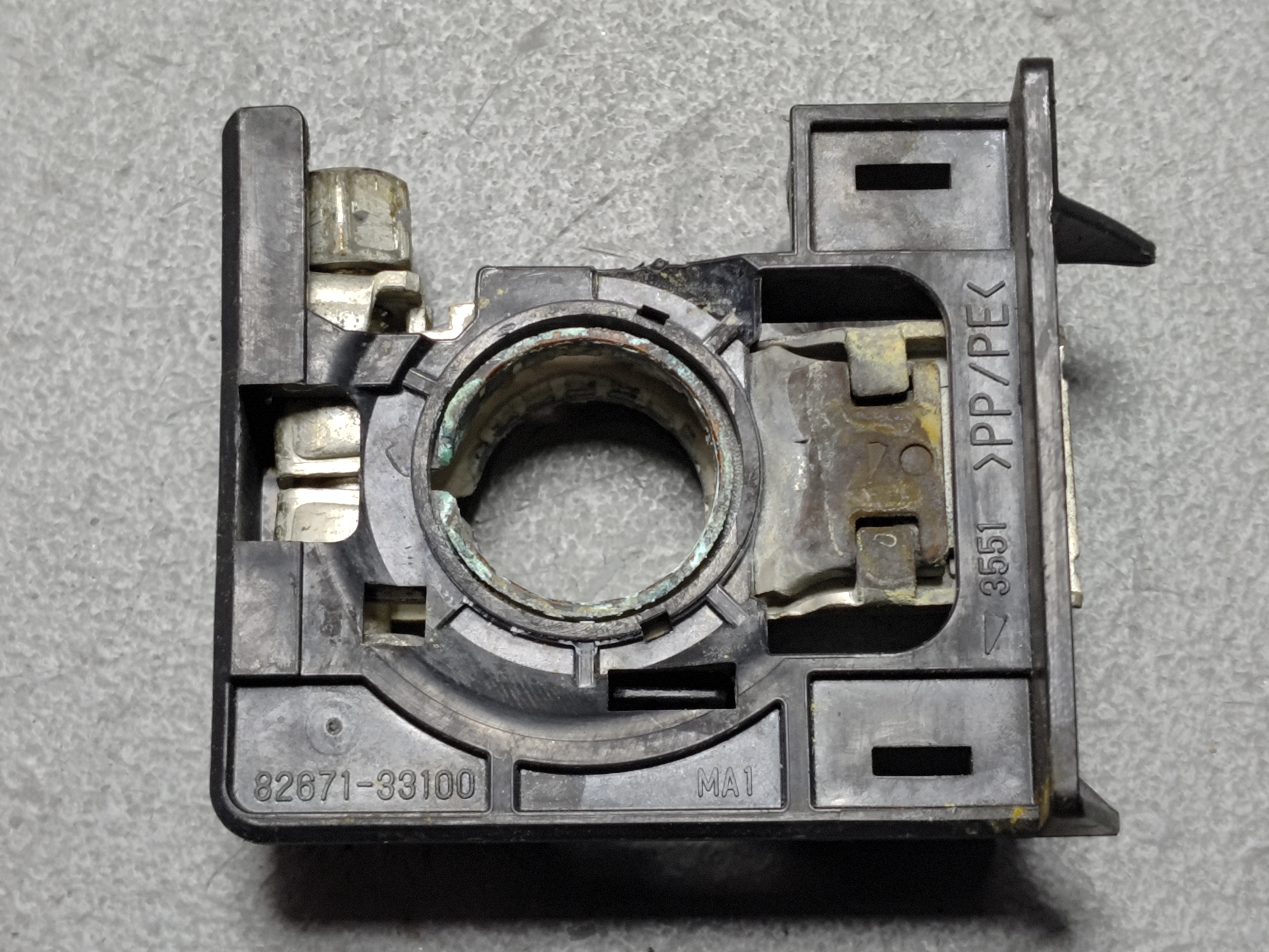 OEM TOYOTA CAMRY 2018-2024 BATTERY POSITIVE TERMINAL CONNECTOR CLAMP