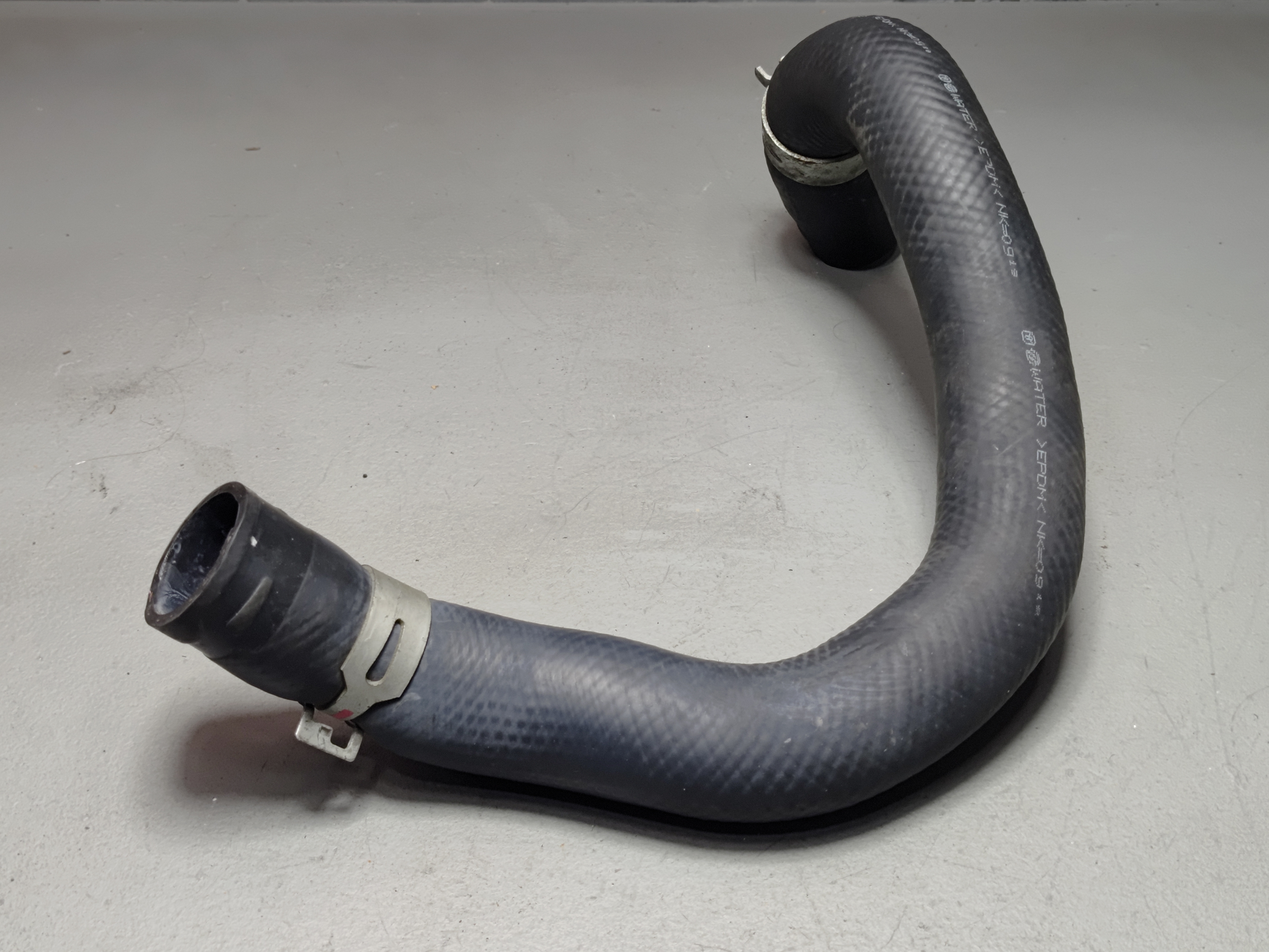 2018-2024 TOYOTA CAMRY 2.5L ENGINE RADIATOR LOWER COOLANT HOSE TUBE PIPE OEM