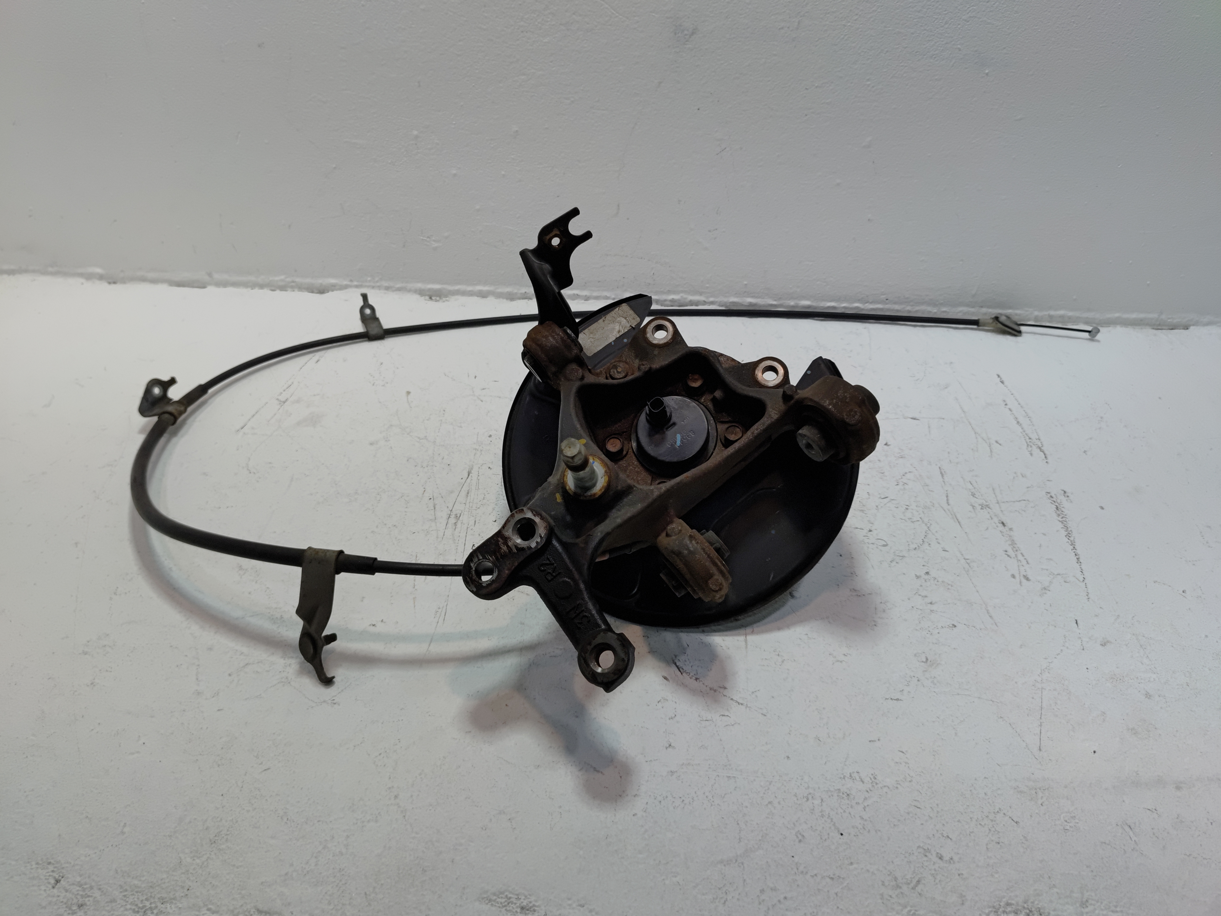 2018-2024 TOYOTA CAMRY REAR RIGHT PASSENGER SIDE SPINDLE KNUCKLE HUB OEM