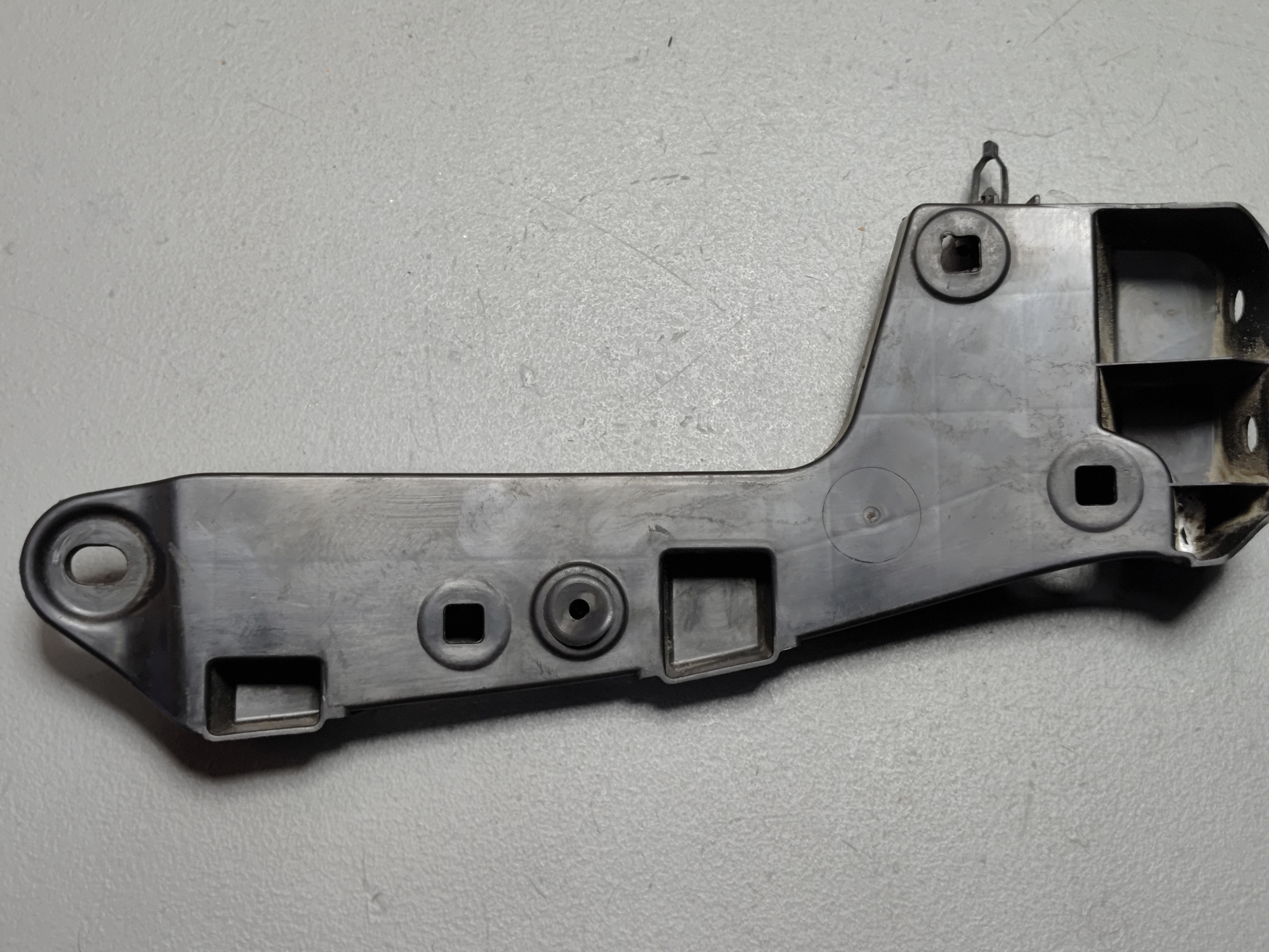 OEM TOYOTA CAMRY 2018-2025 REAR RIGHT PASSENGER SIDE BUMPER SEAL BRACKET SUPPORT