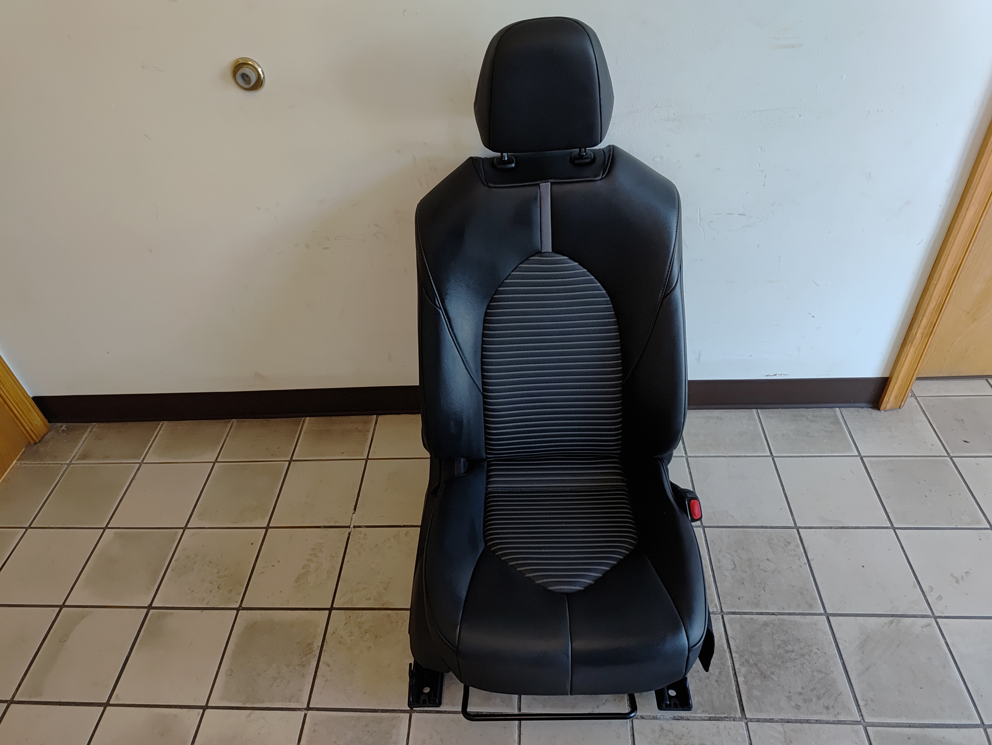 2018 Toyota Camry SE Front Passenger Side Seat Assembly OEM