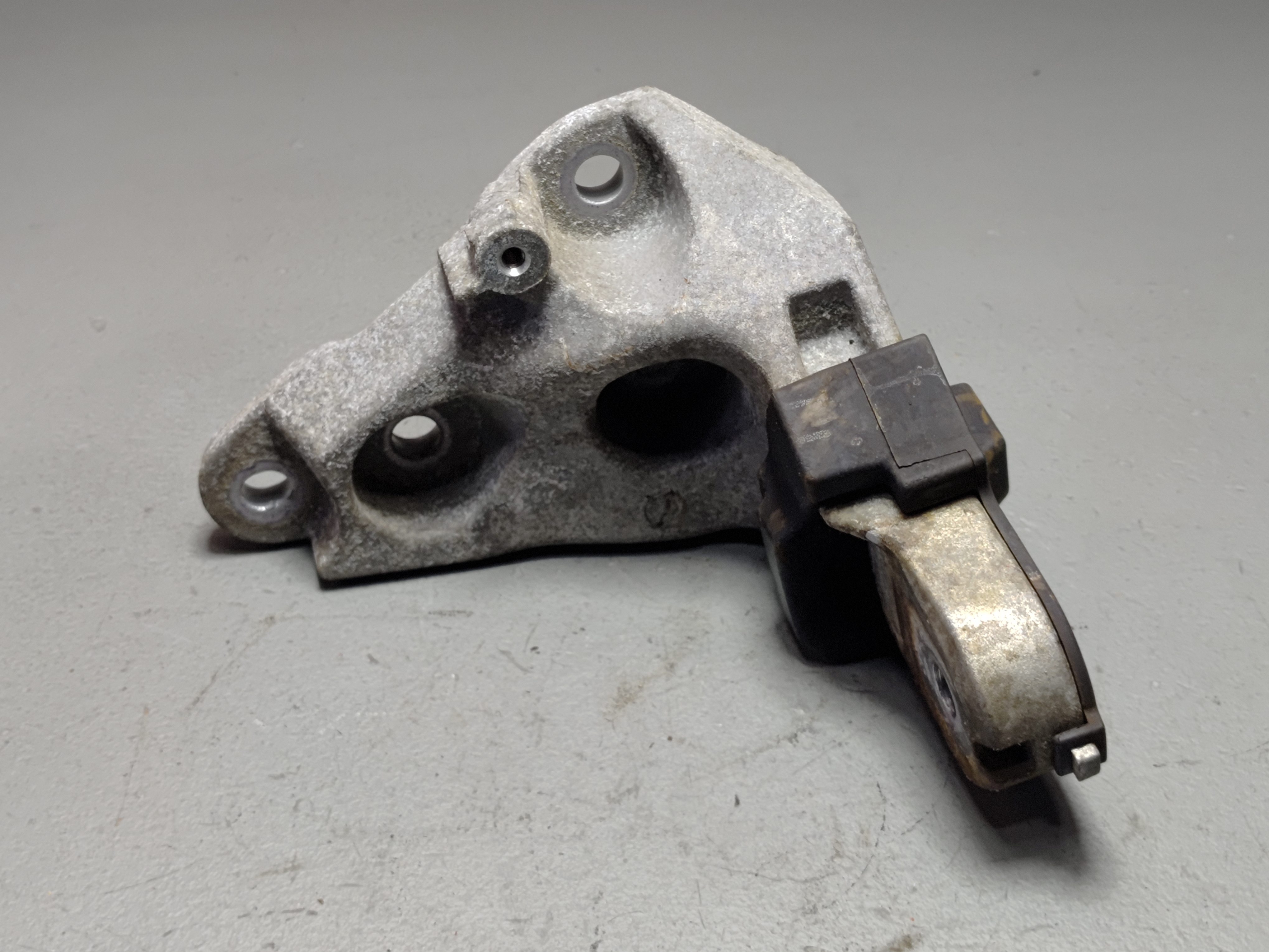 2018-2024 TOYOTA CAMRY 2.5L FWD ENGINE MOTOR REAR MOUNT BRACKET SUPPORT OEM