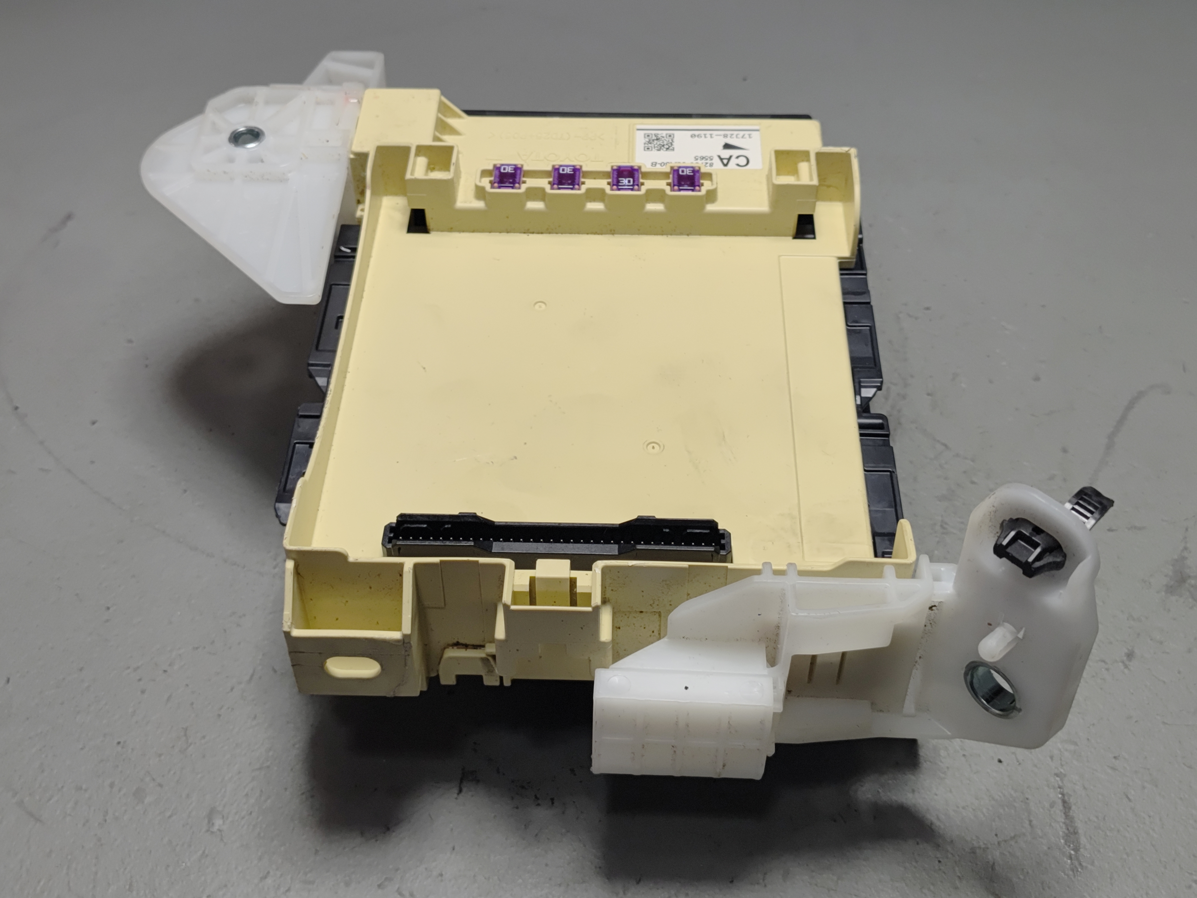 2019 Toyota Avalon Multiplex Fuse Relay Junction Block Module OEM