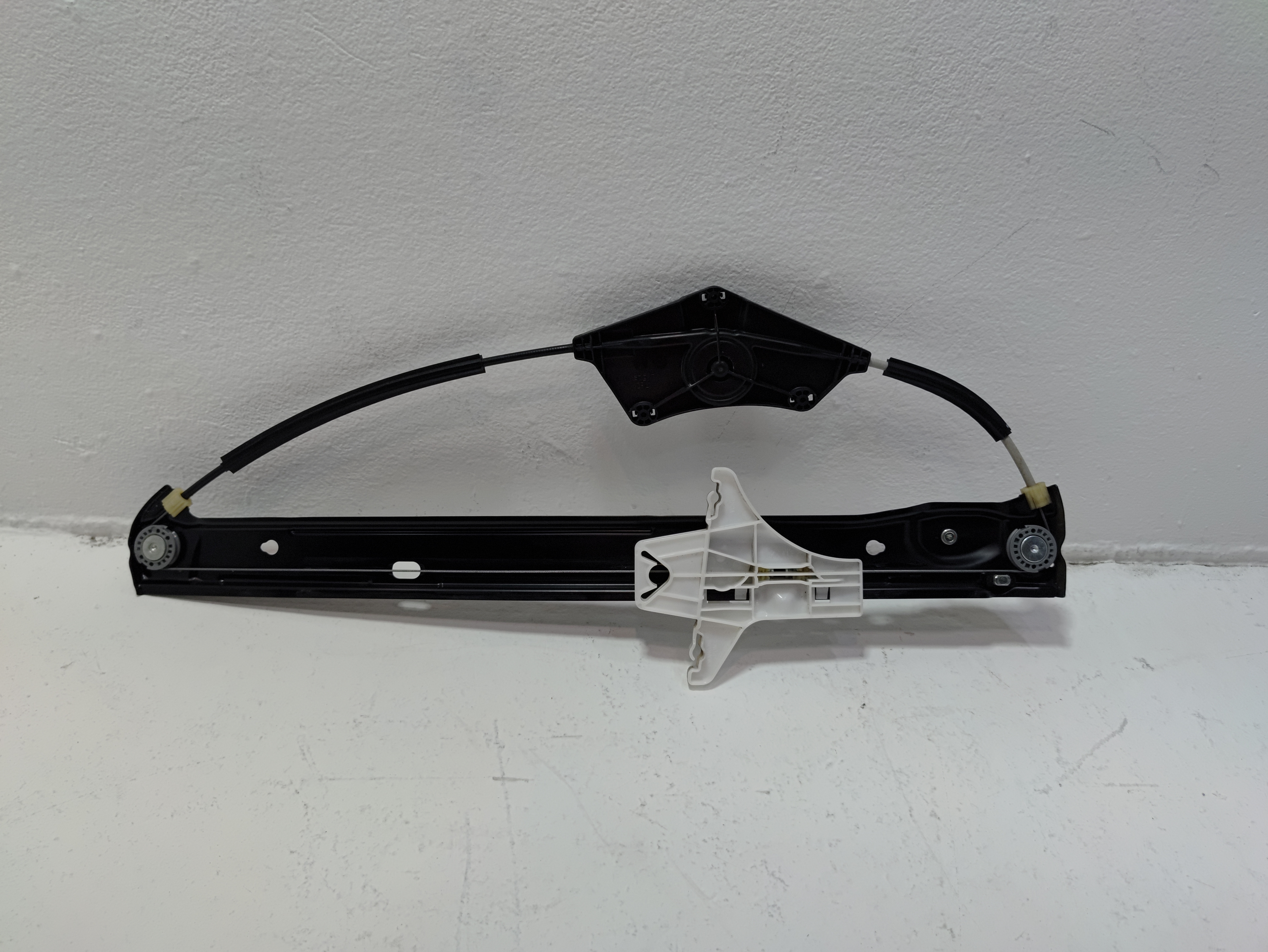 2018-2025 VOLKSWAGEN ATLAS REAR LEFT DRIVER SIDE DOOR WINDOW REGULATOR OEM