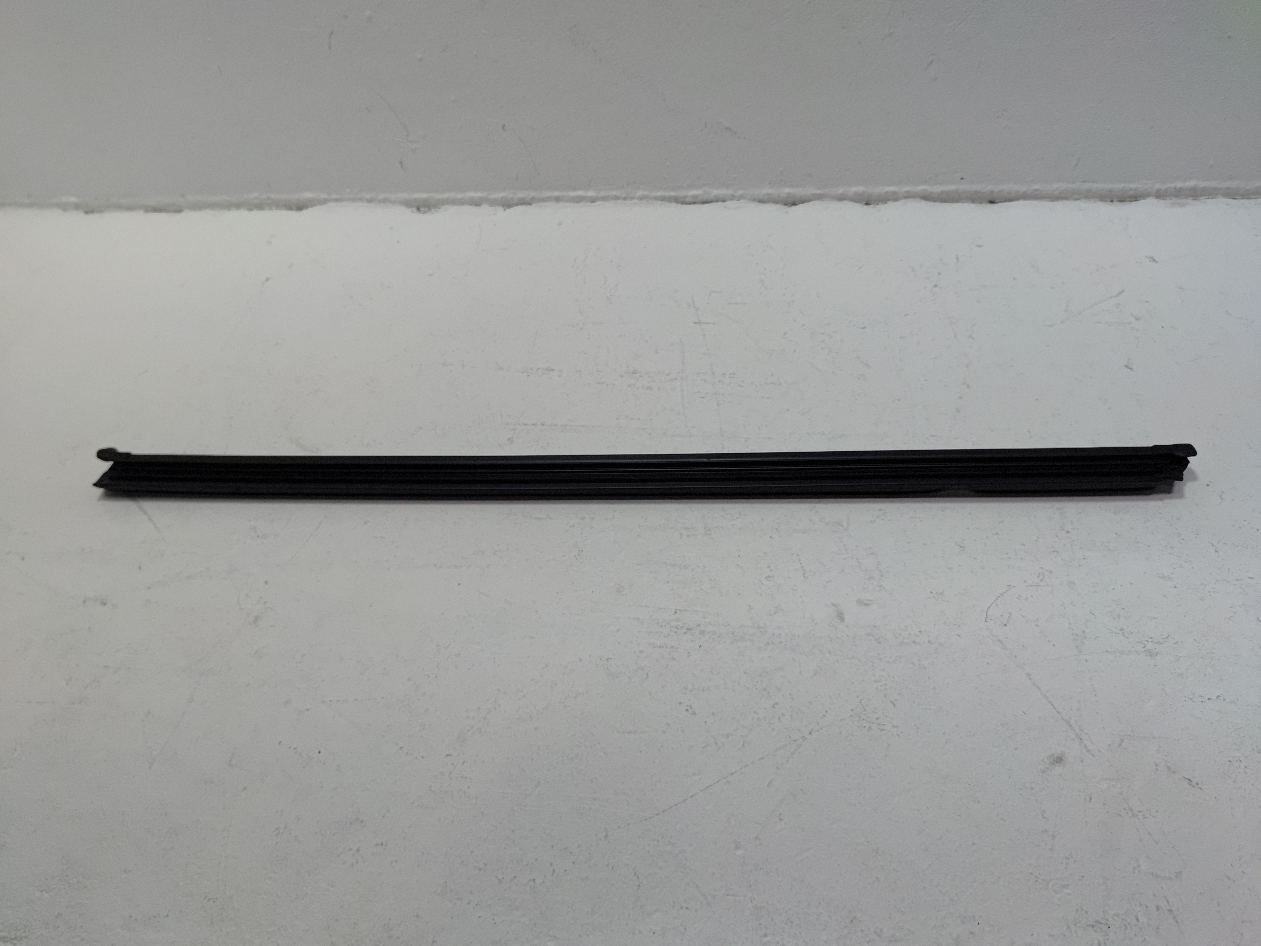 18-2025 VOLKSWAGEN ATLAS REAR PASSENGER DOOR WINDOW INNER WEATHERSTRIP SEAL OEM