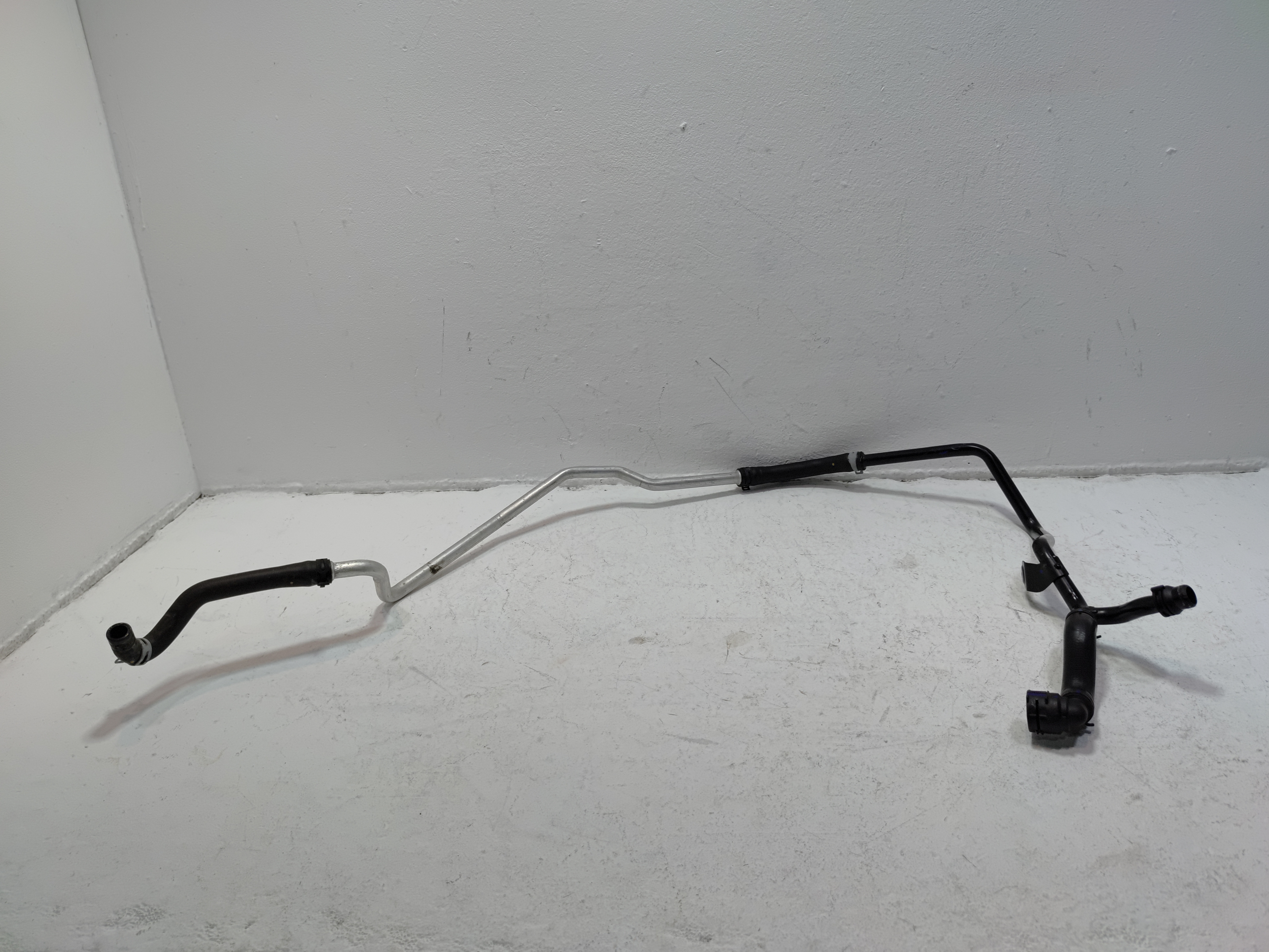 2018 - 2023 VOLKSWAGEN ATLAS 3.6L ENGINE WATER COOLANT HOSE PIPE OEM