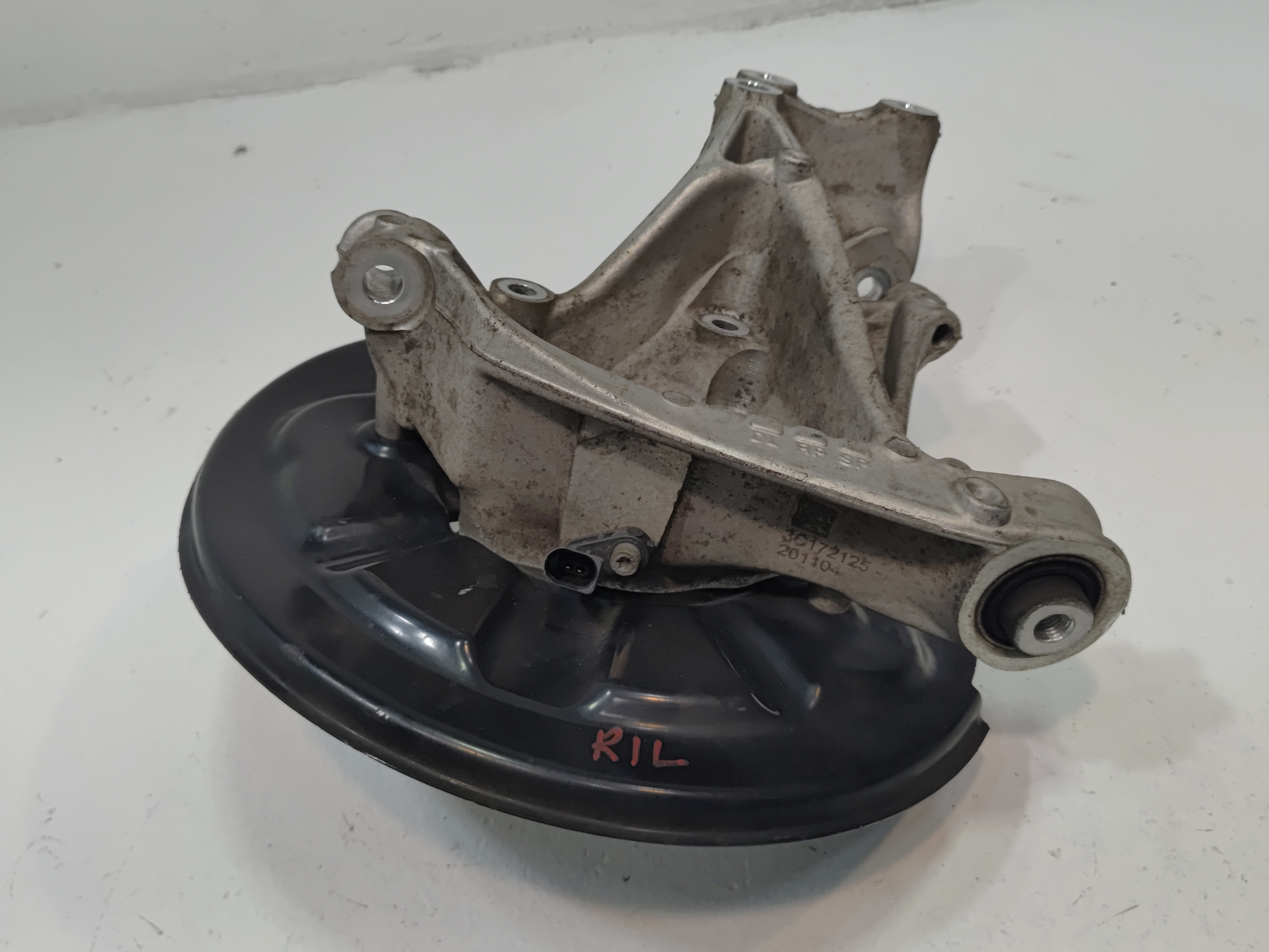 2018-2025 VOLKSWAGEN ATLAS REAR LEFT DRIVER SIDE SPINDLE KNUCKLE HUB OEM