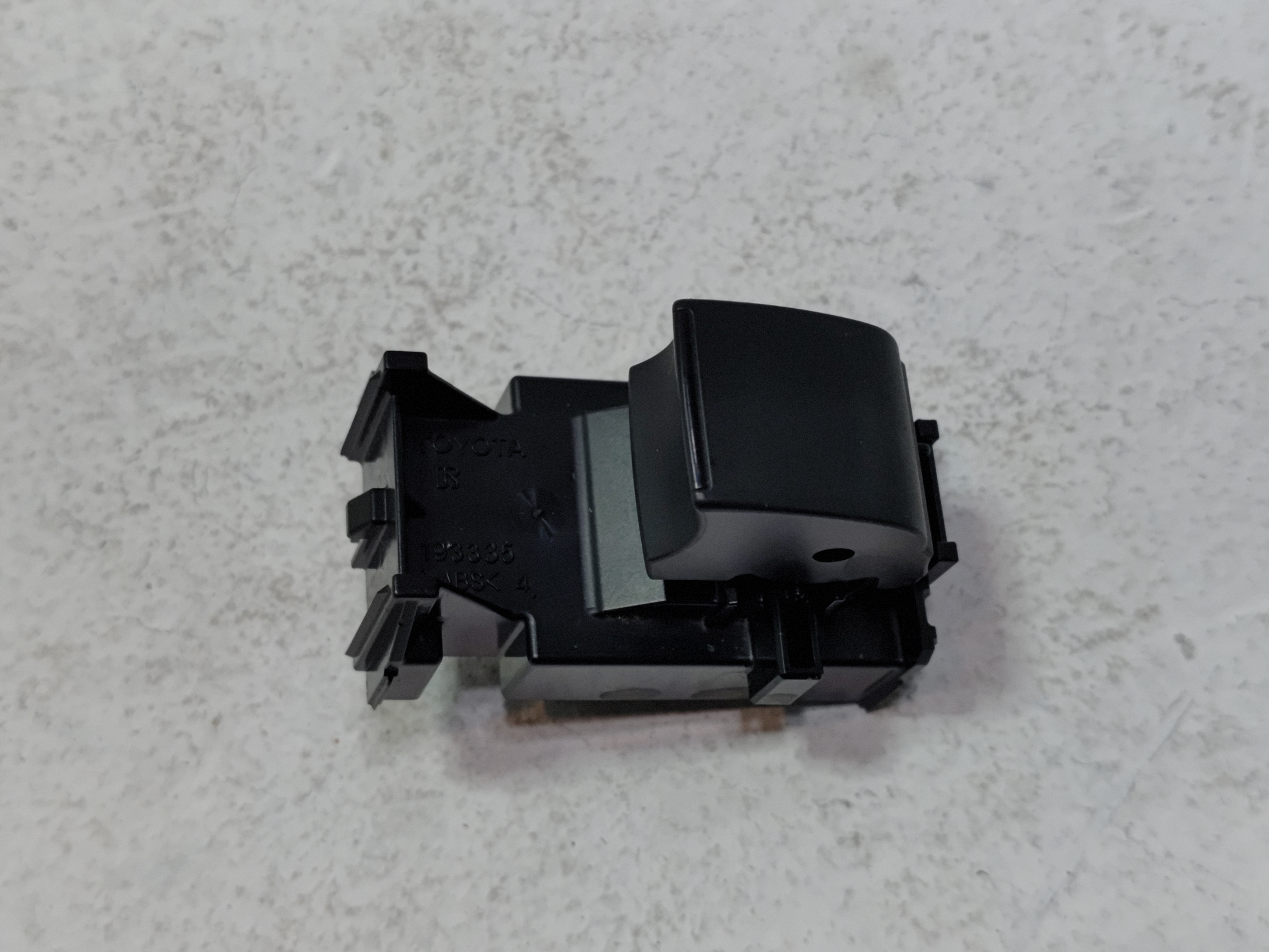 2019-2025 TOYOTA RAV4 REAR LEFT OR RIGHT SIDE DOOR WINDOW CONTROL SWITCH OEM