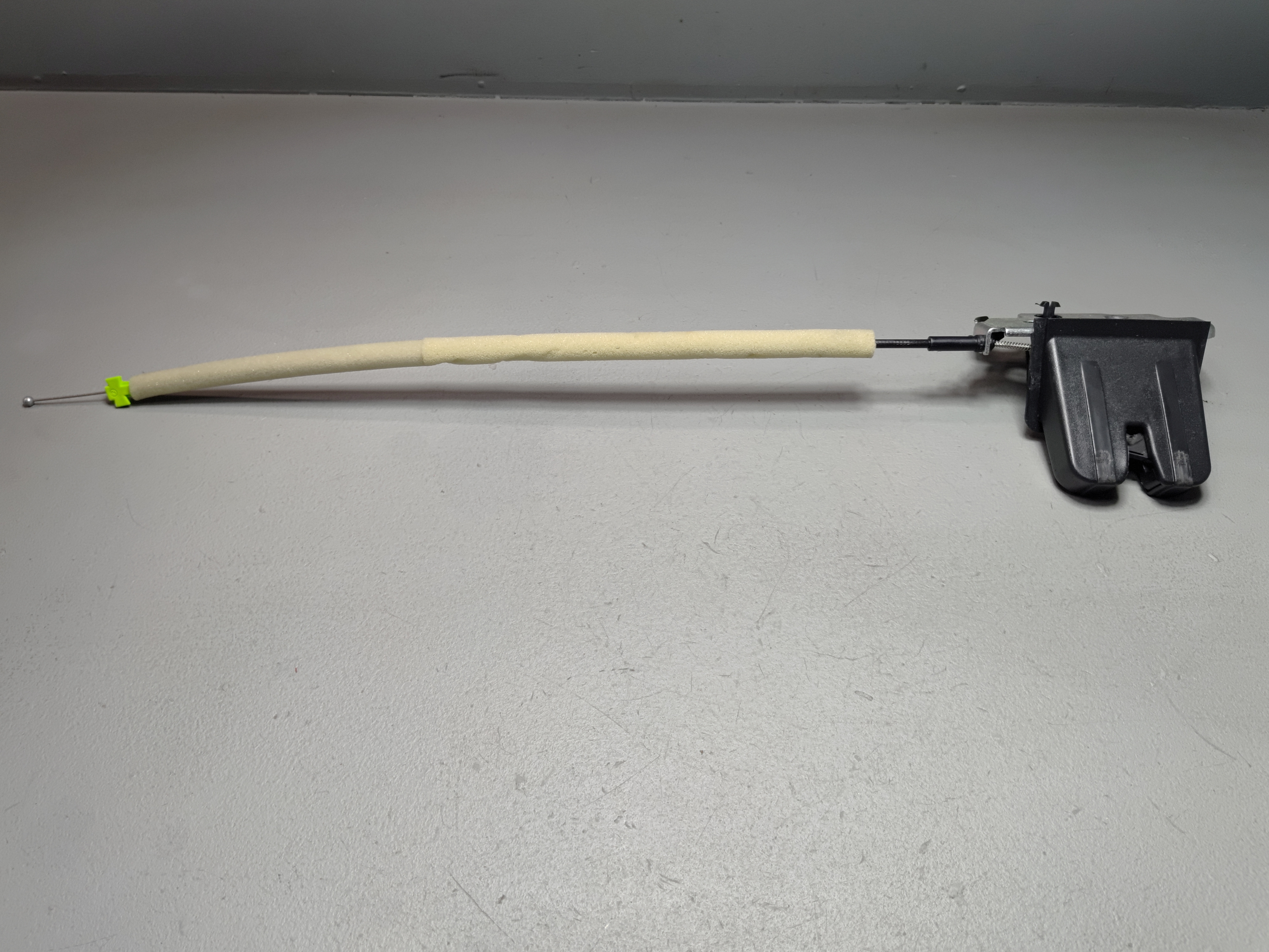 2020-2021 VOLKSWAGEN ATLAS REAR LIFTGATE LATCH LOCK ACTUATOR W/ CABLE OEM