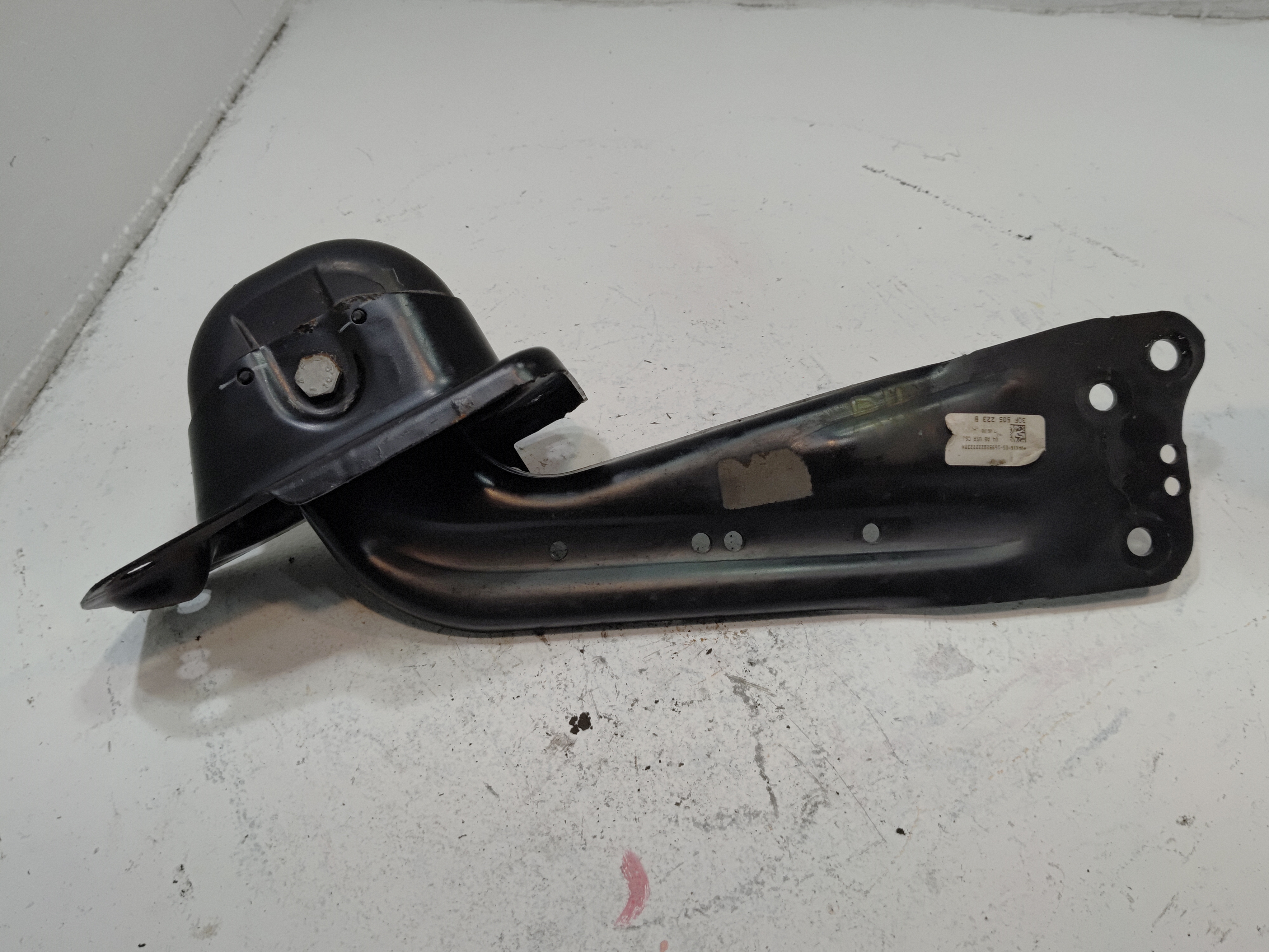 2018-2025 Volkswagen Atlas Rear Left Driver Side Trailing Control Arm W/ Cap OEM