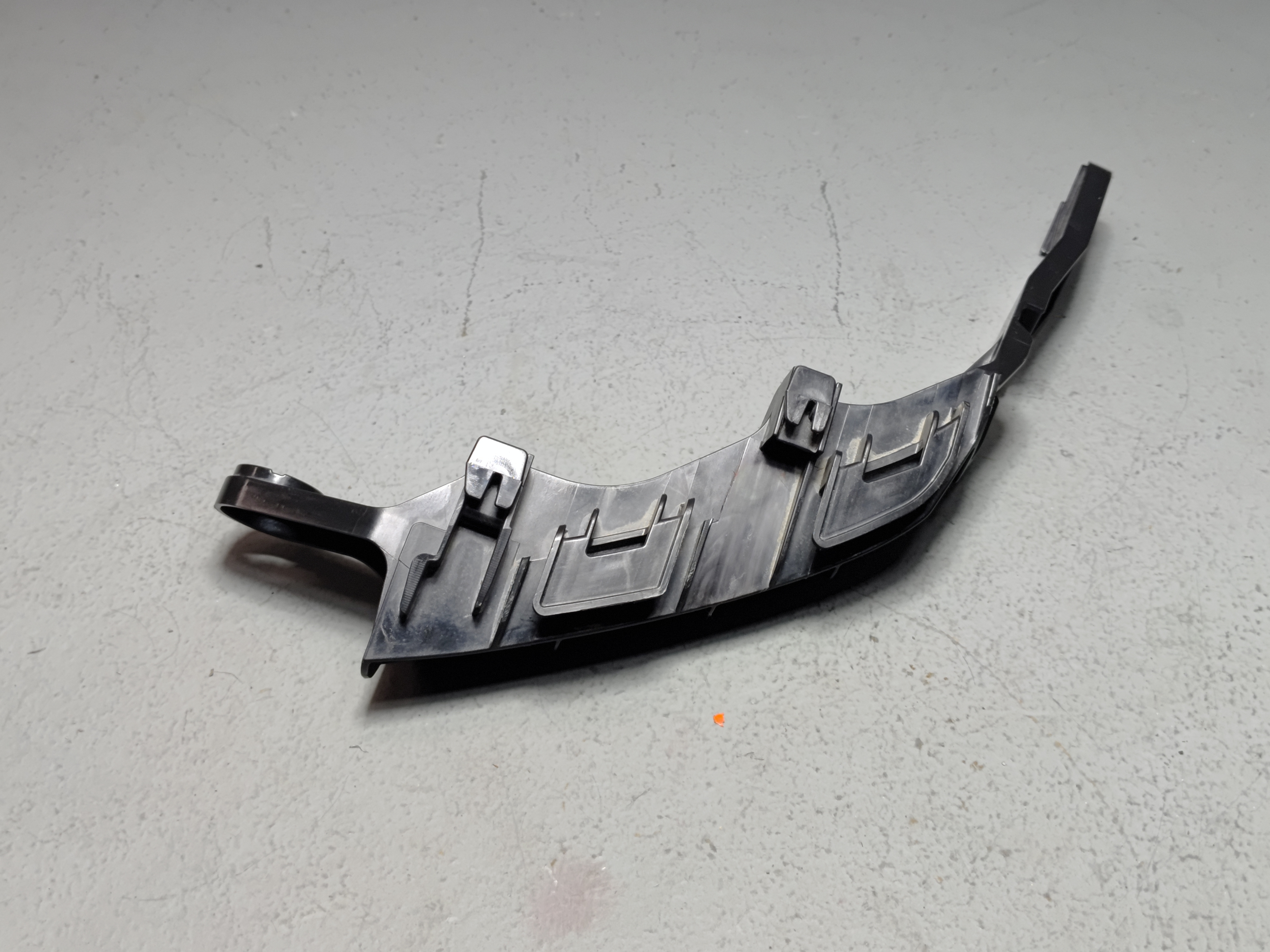 2019-2025 TOYOTA RAV4 REAR BUMPER PASSENGER SIDE UPPER SUPPORT BRACKET OEM