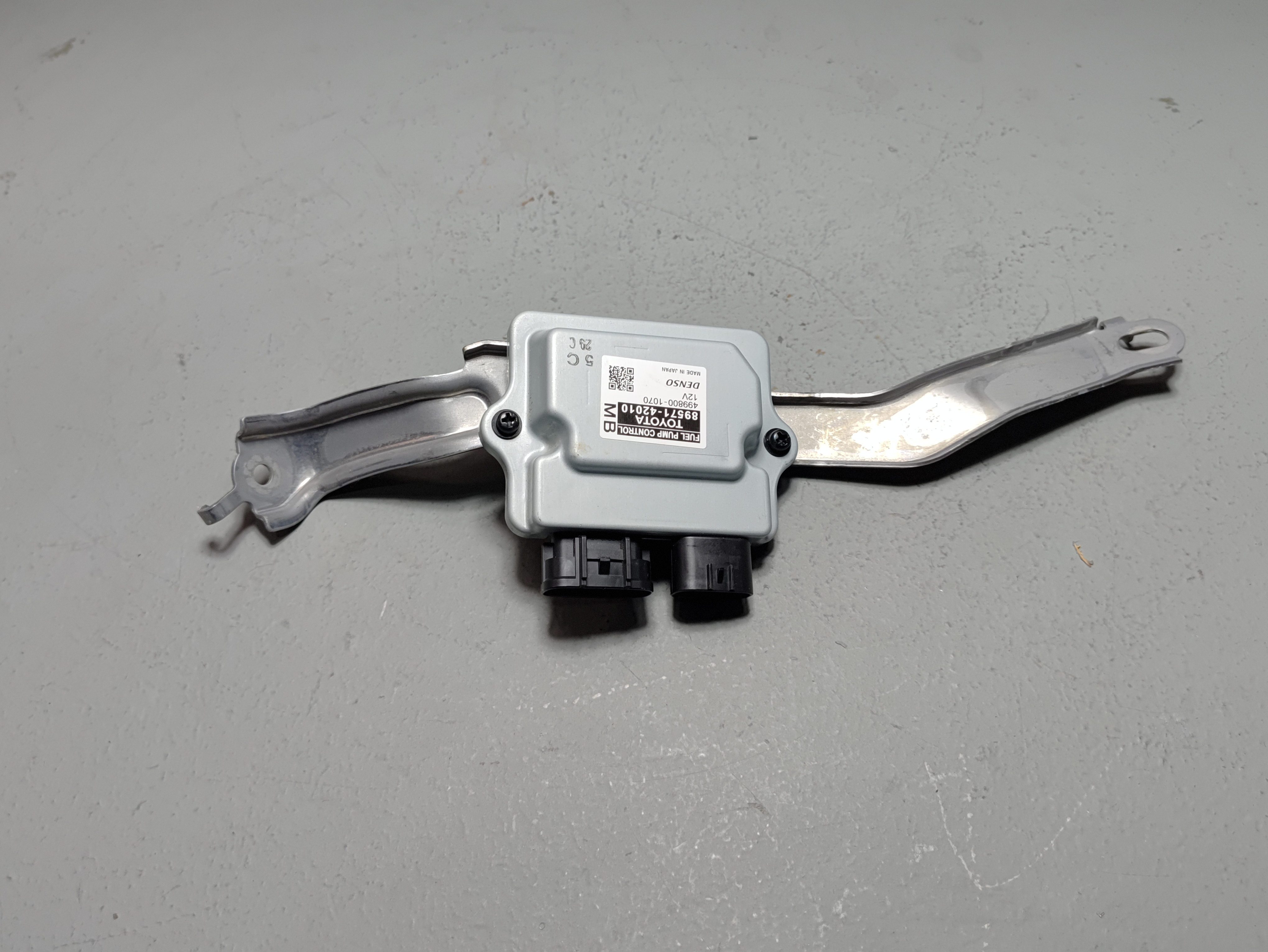 2019-2025 TOYOTA RAV4 FUEL PUMP COMPUTER CONTROL MODULE UNIT W/ BRACKET OEM