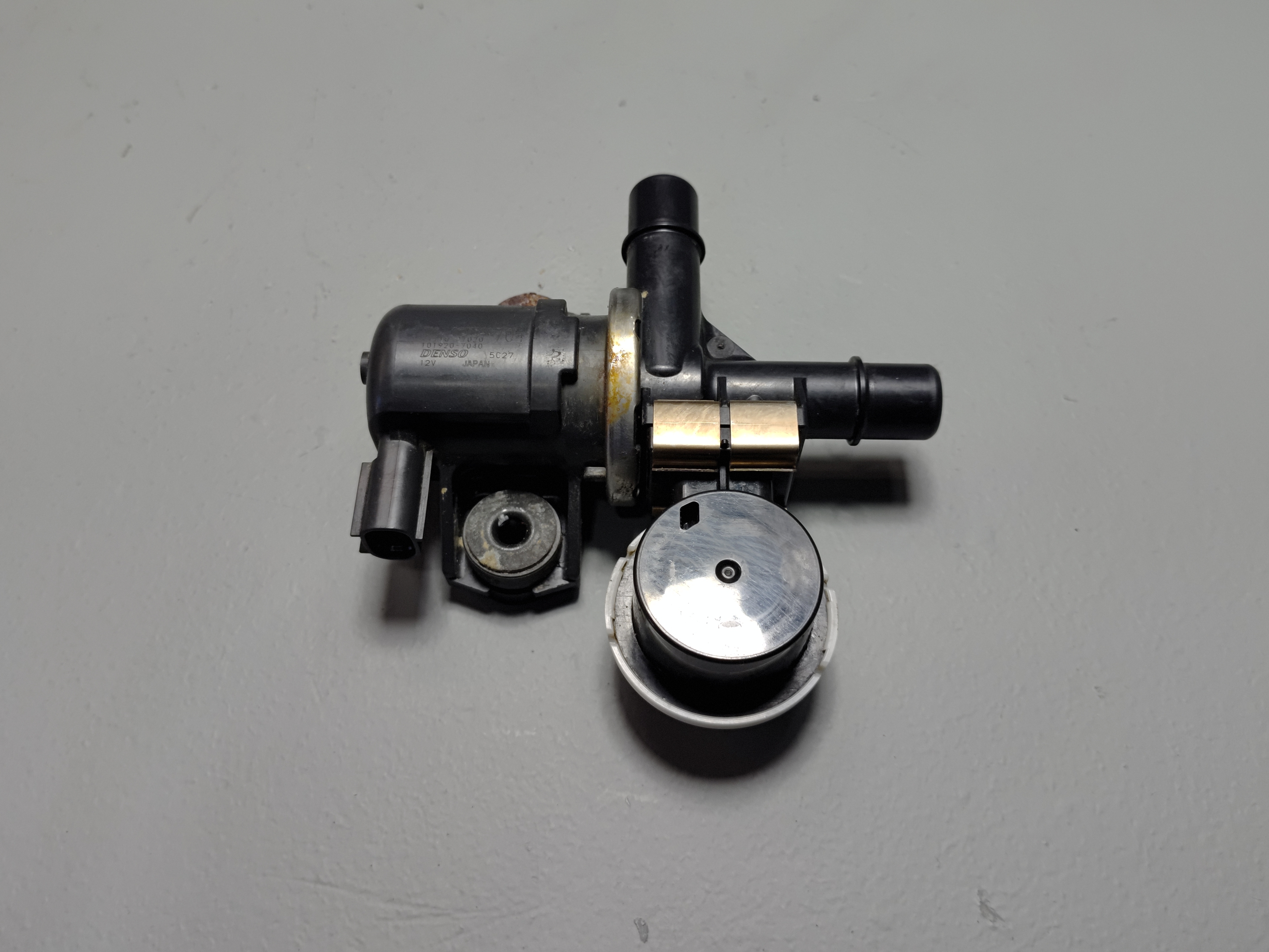 TOYOTA RAV4 2019-2024 FUEL VAPOR CANISTER SOLENOID CONTROL VALVE OEM