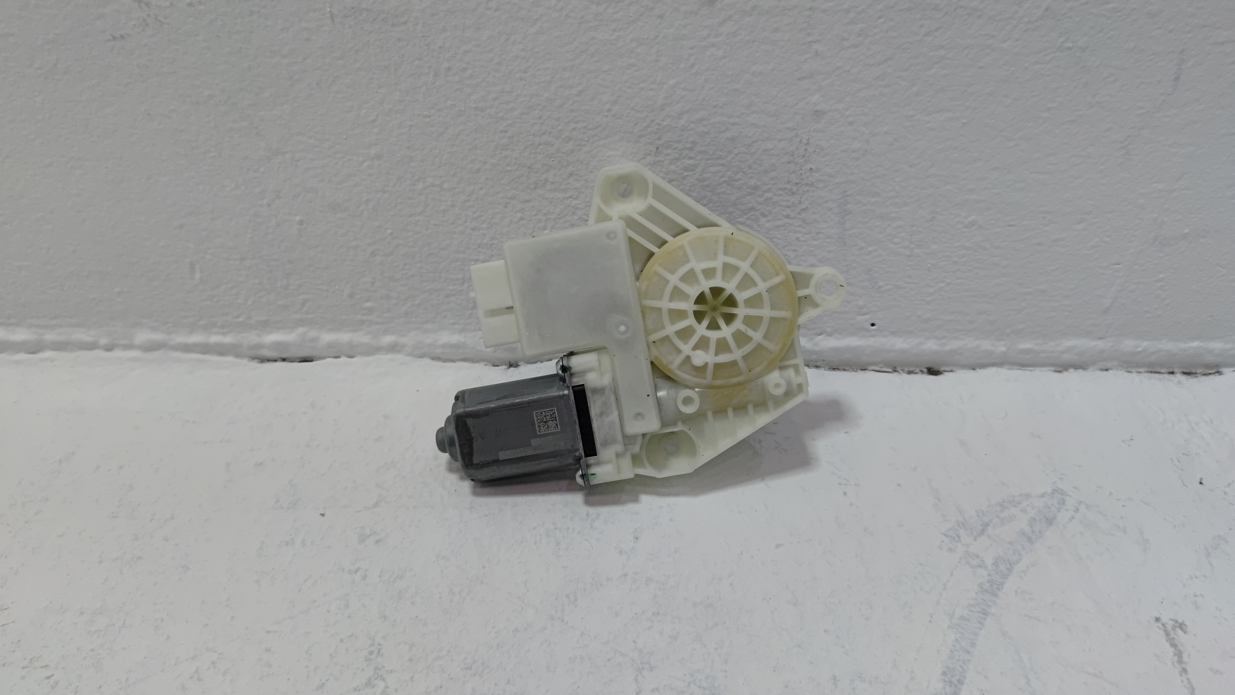 2018-2023 Volkswagen Atlas Rear Left Driver Side Door Window Regulator Motor OEM