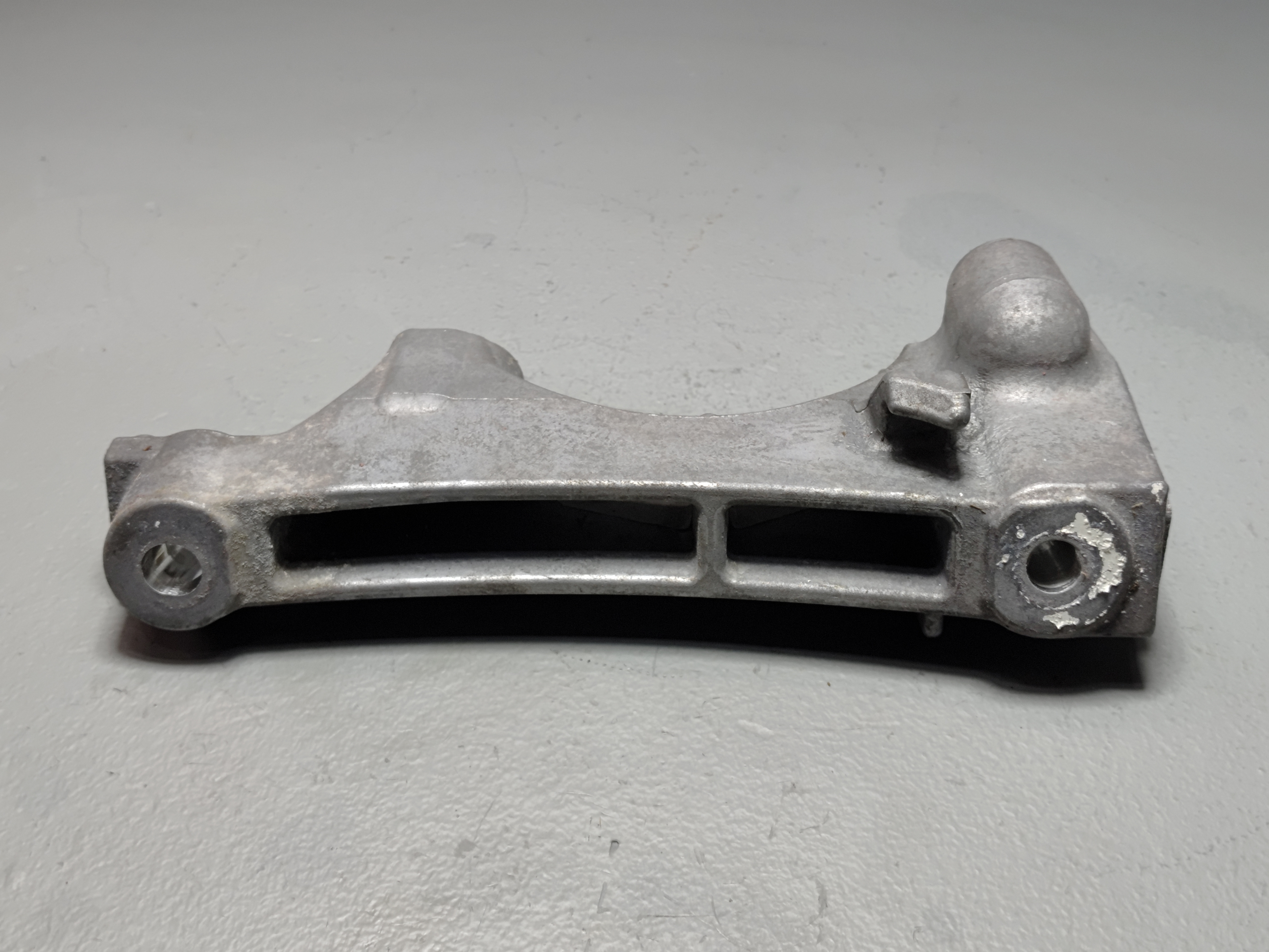 2020-2025 Toyota Highlander 2.5L Engine Passenger Side Mount Spacer Bracket OEM