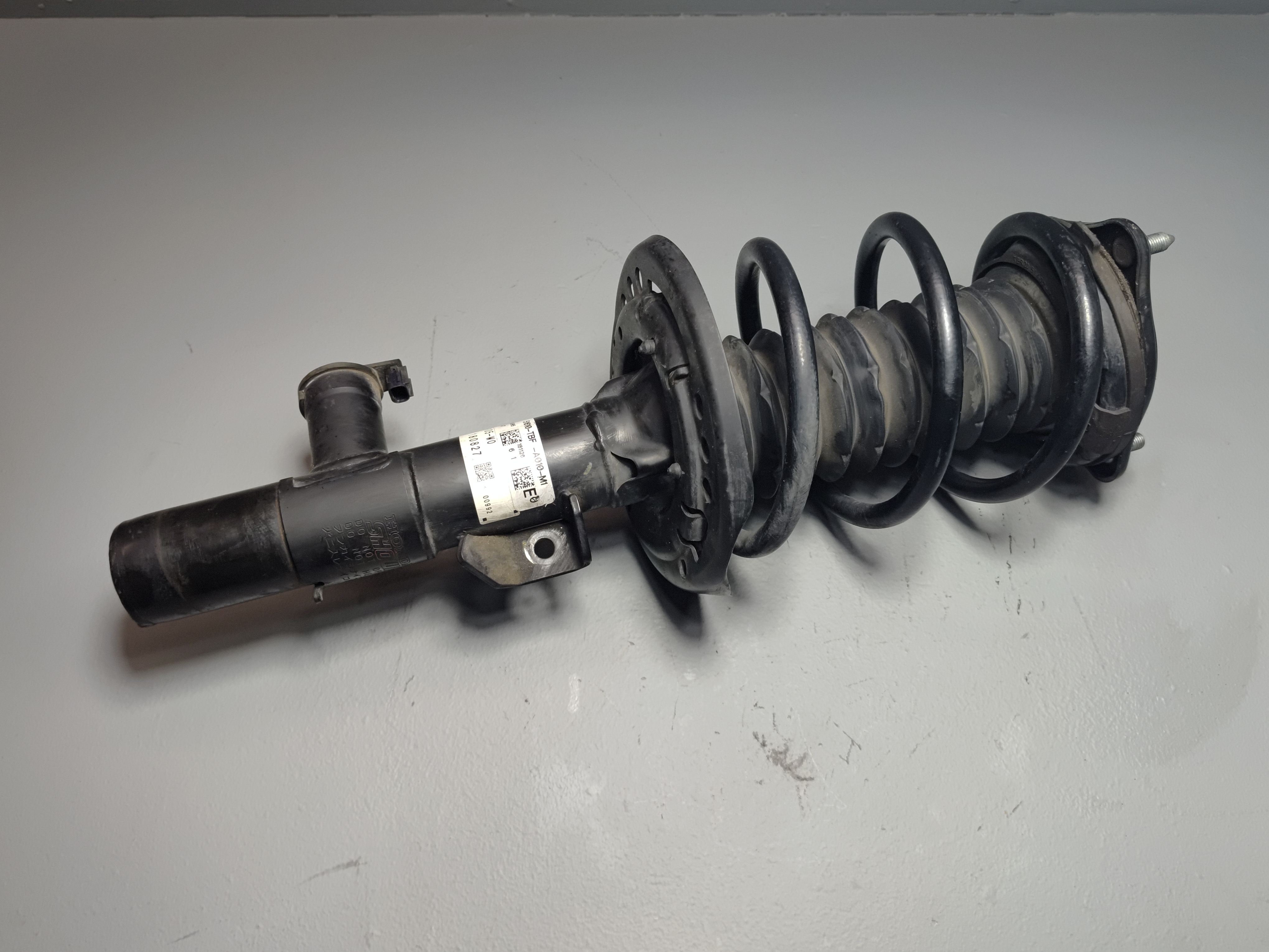 FRONT PASSENGER SIDE SHOCK ABSORBER STRUT 17-2020 HONDA CIVIC 1.5L SI SEDAN OEM