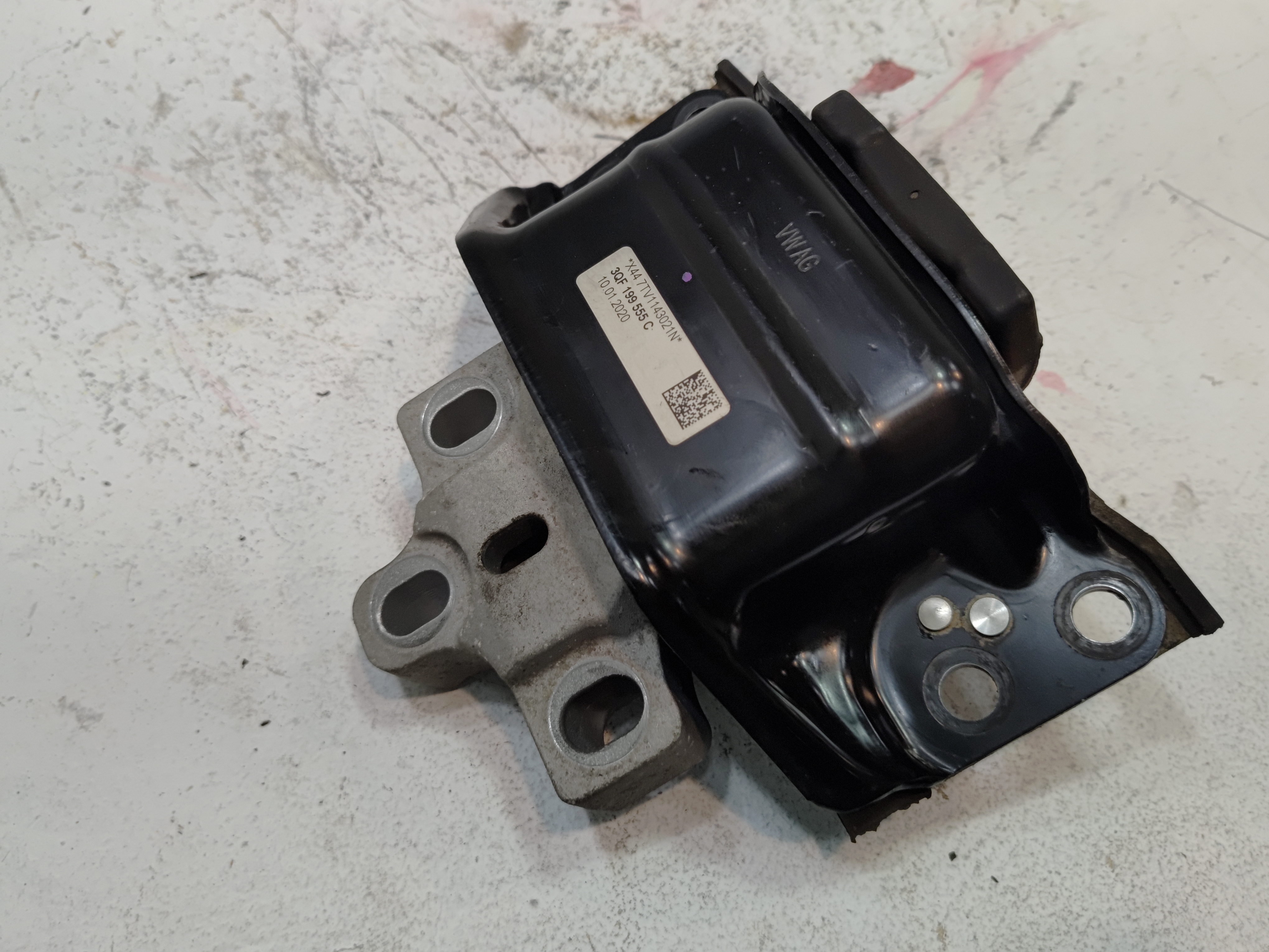 2018-2023 Volkswagen Atlas 3.6L Transmission Left Driver Side Mount OEM
