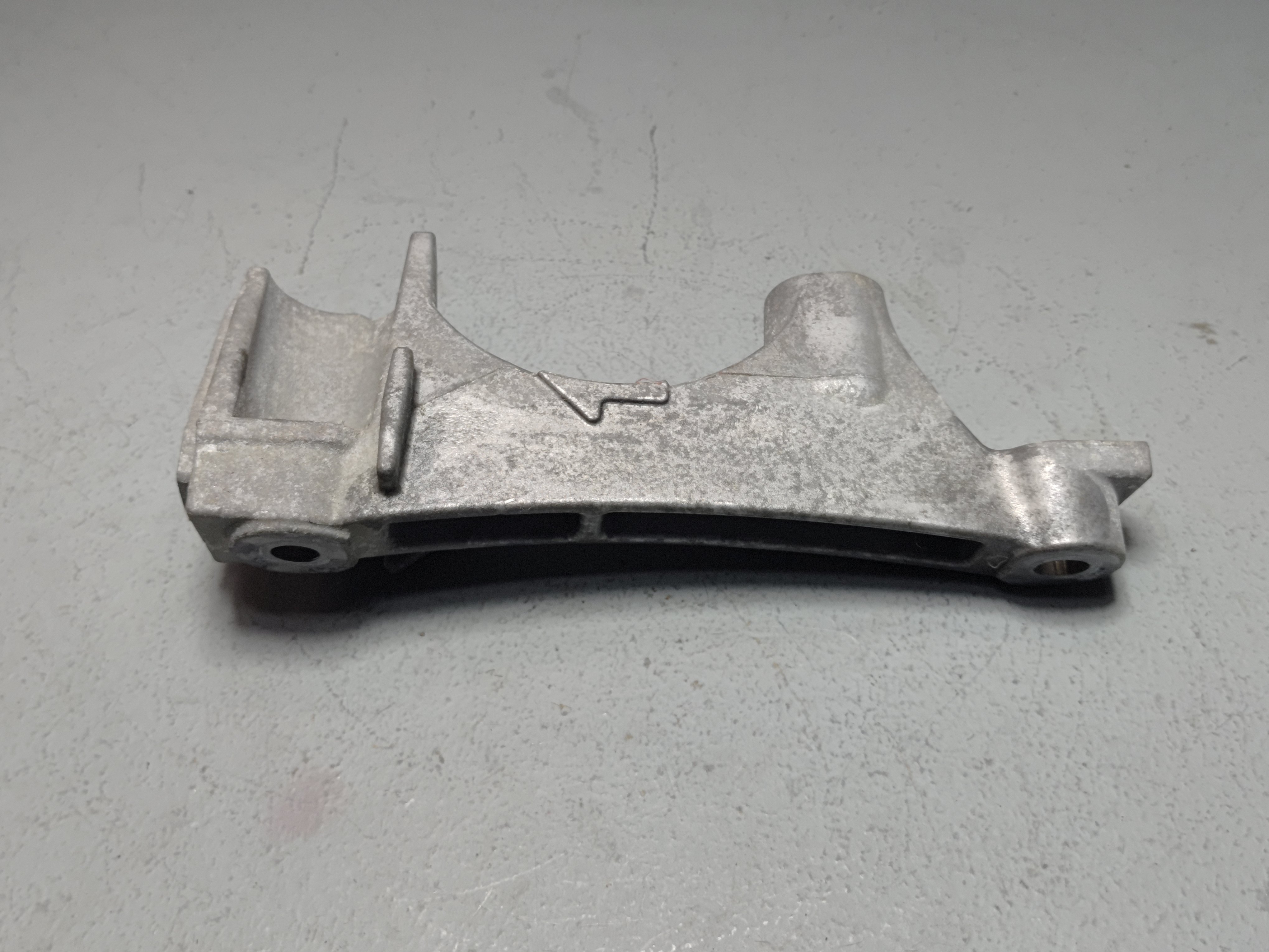 2024-2025 Toyota Grand Highlander 2.5L Engine Passenger Mount Spacer Bracket OEM