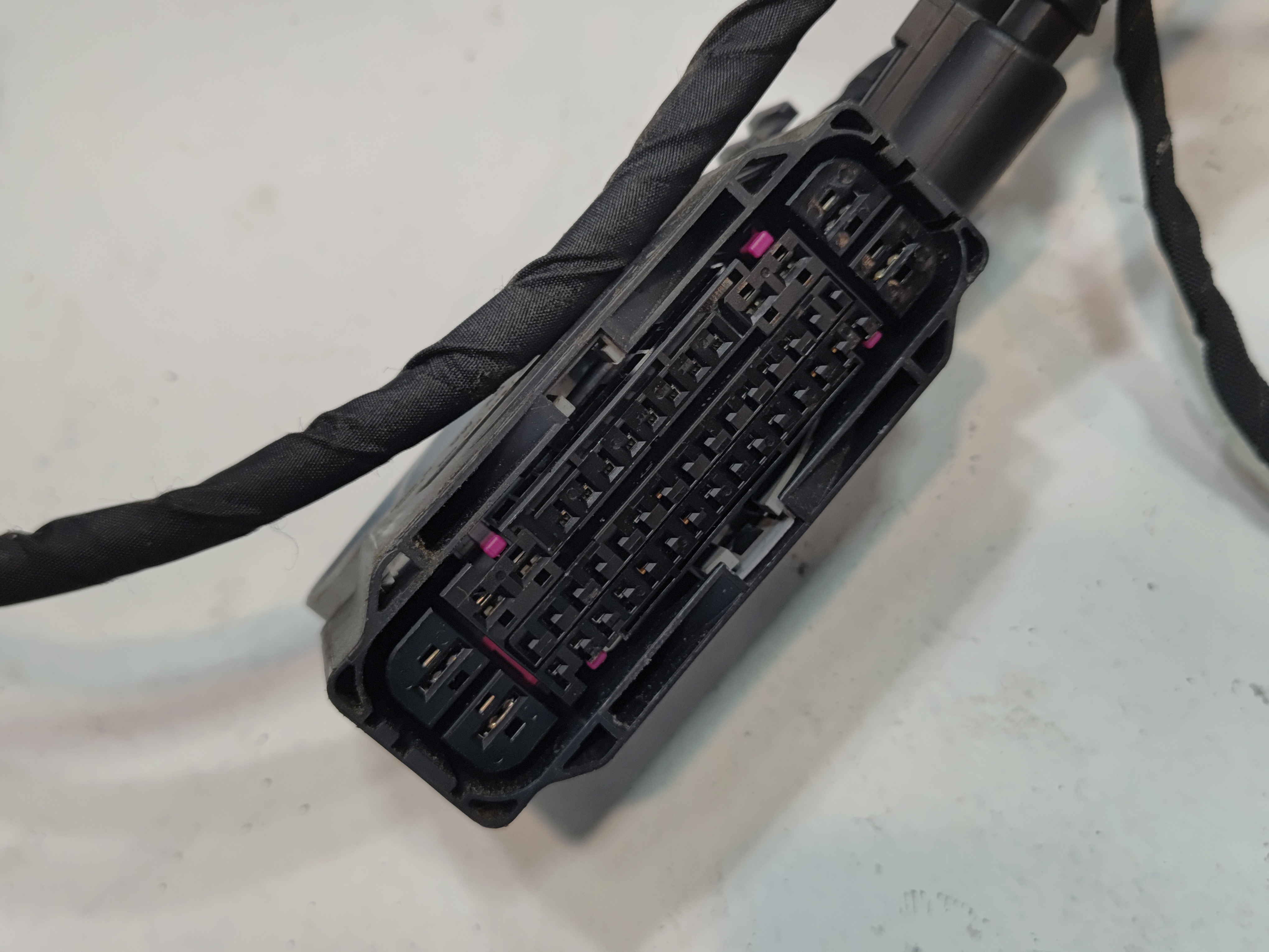 2021 VOLKSWAGEN ATLAS 3.6L SE ENGINE BAY ROOM MAIN WIRE HARNESS W/ FUSE BOX OEM