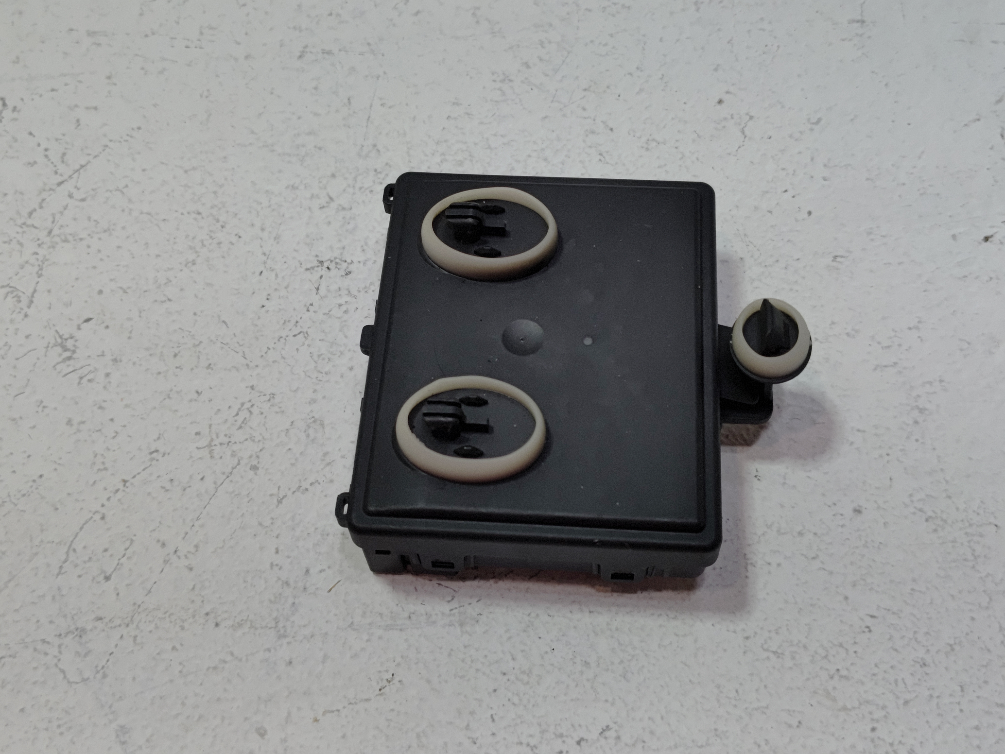 2020-2023 Volkswagen Atlas Front Right Passenger Side Door Control Module OEM