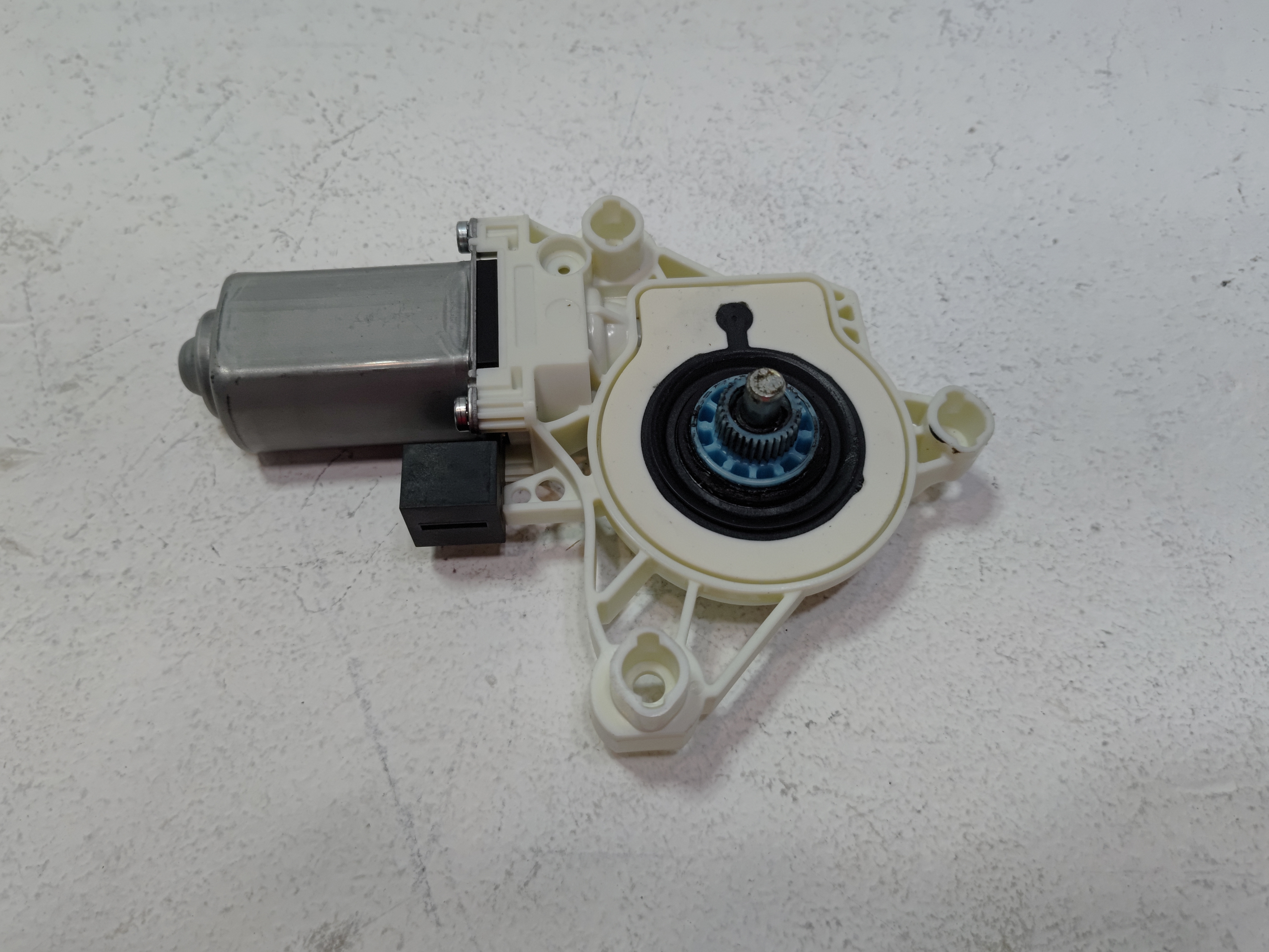 2019-2023 Volkswagen Arteon Front Right passenger Door Window Glass Motor OEM