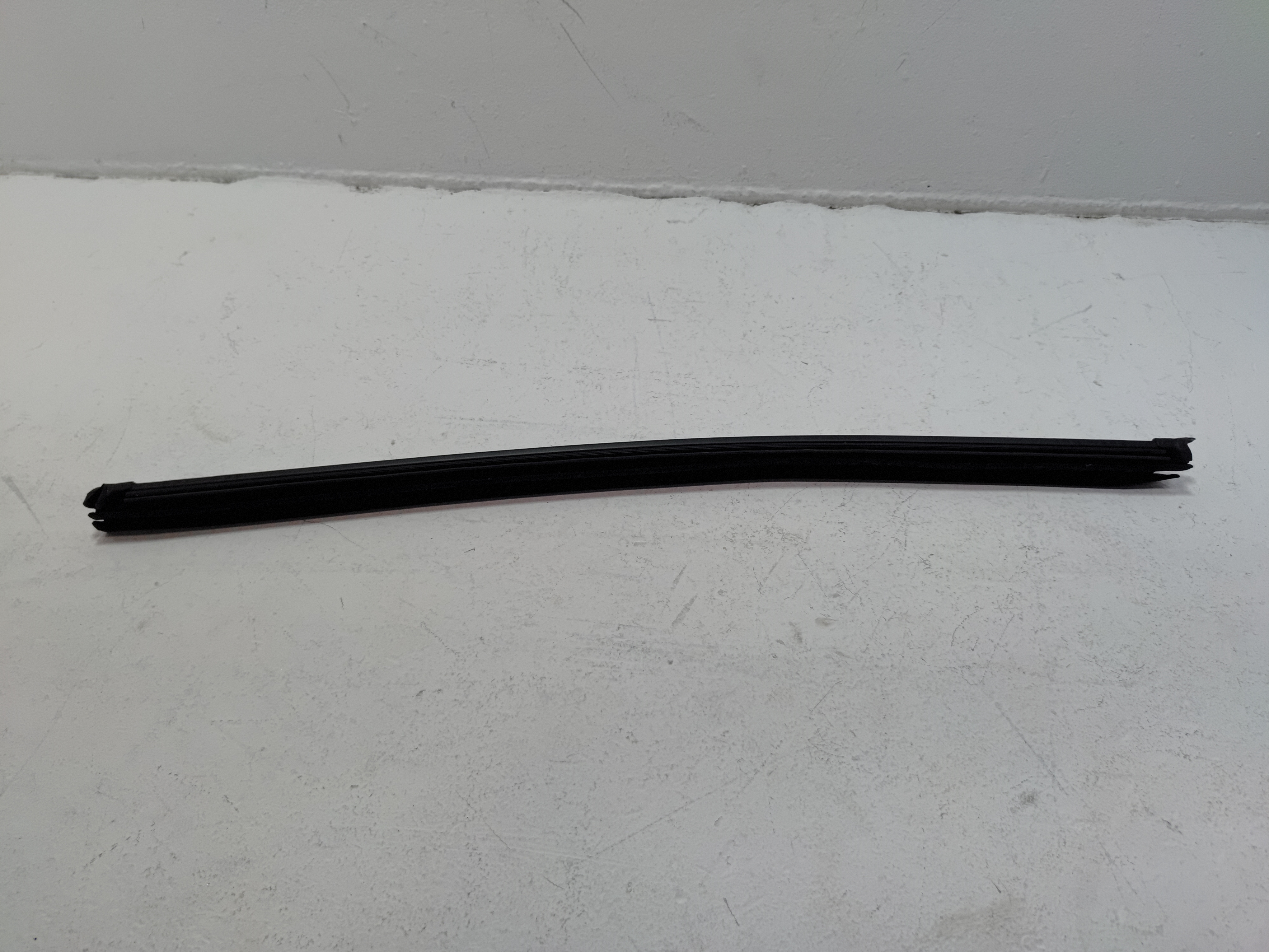 2018-2025 Volkswagen Atlas Front Left Driver Side Window Weatherstrip Seal OEM