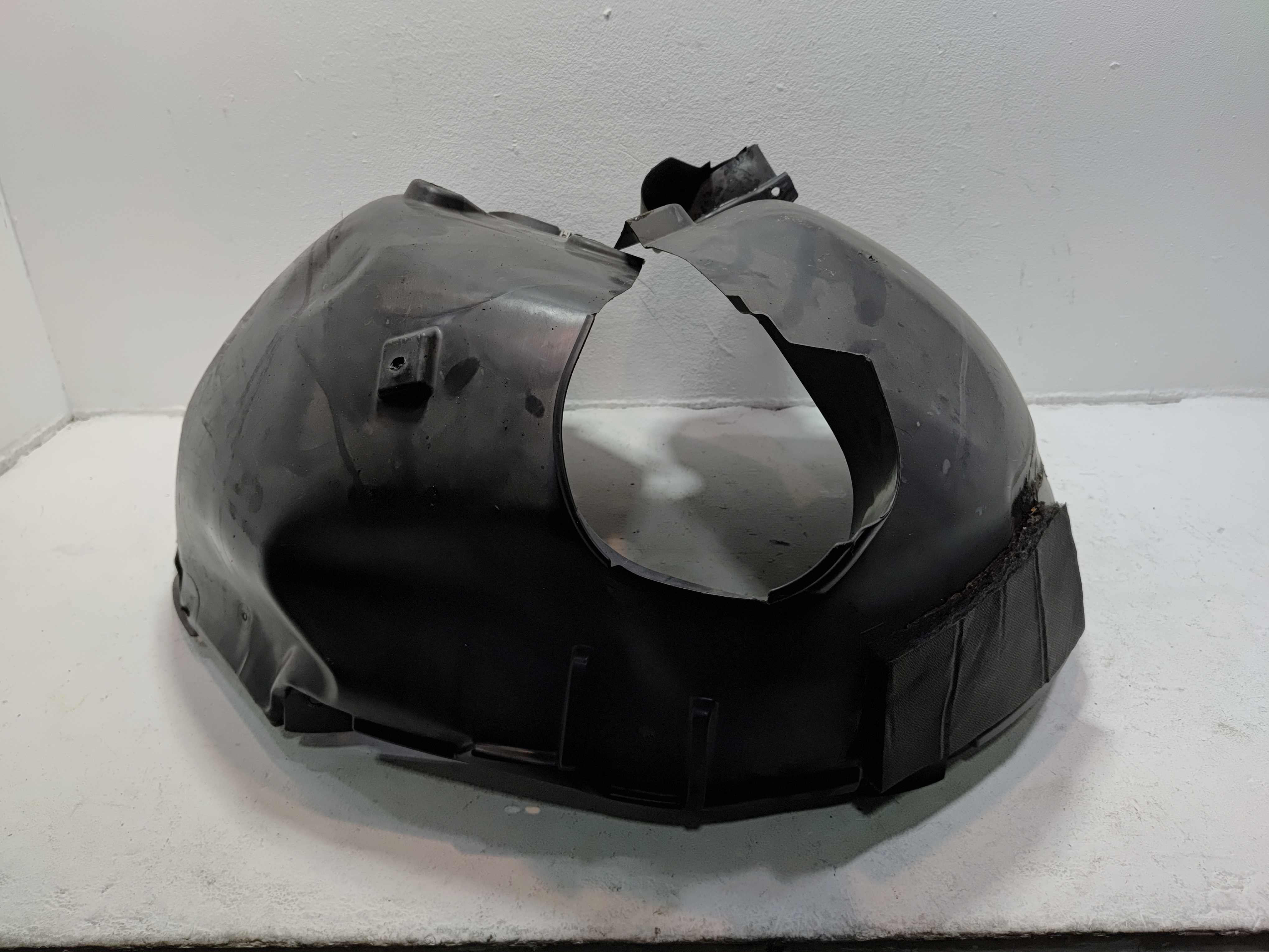 2021-23 Volkswagen Atlas Front Driver Side Fender Liner Splash Shield Guard OEM