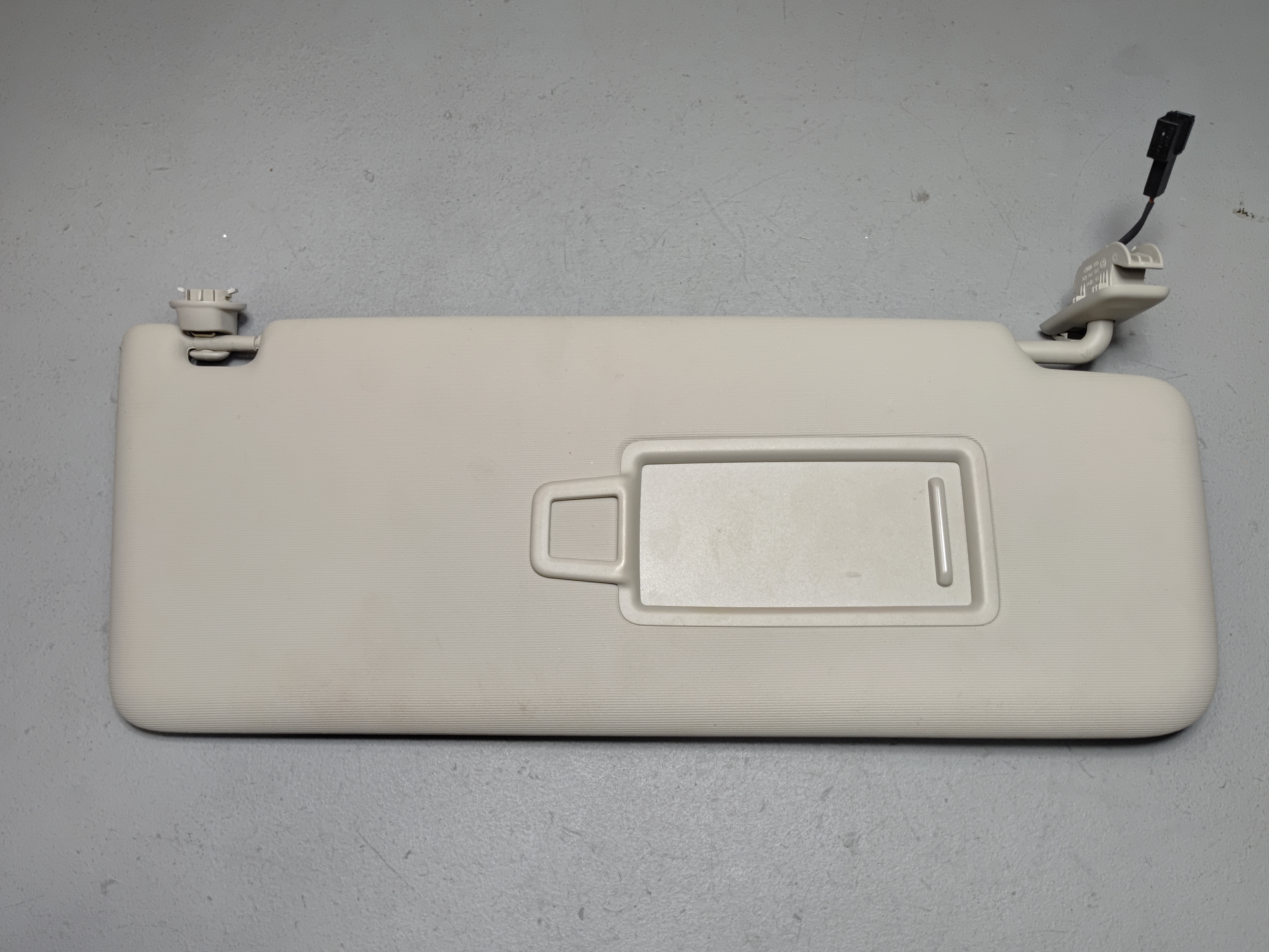 2018-2025 VOLKSWAGEN ATLAS FRONT RIGHT PASSENGER SIDE SUNVISOR SUN VISOR OEM