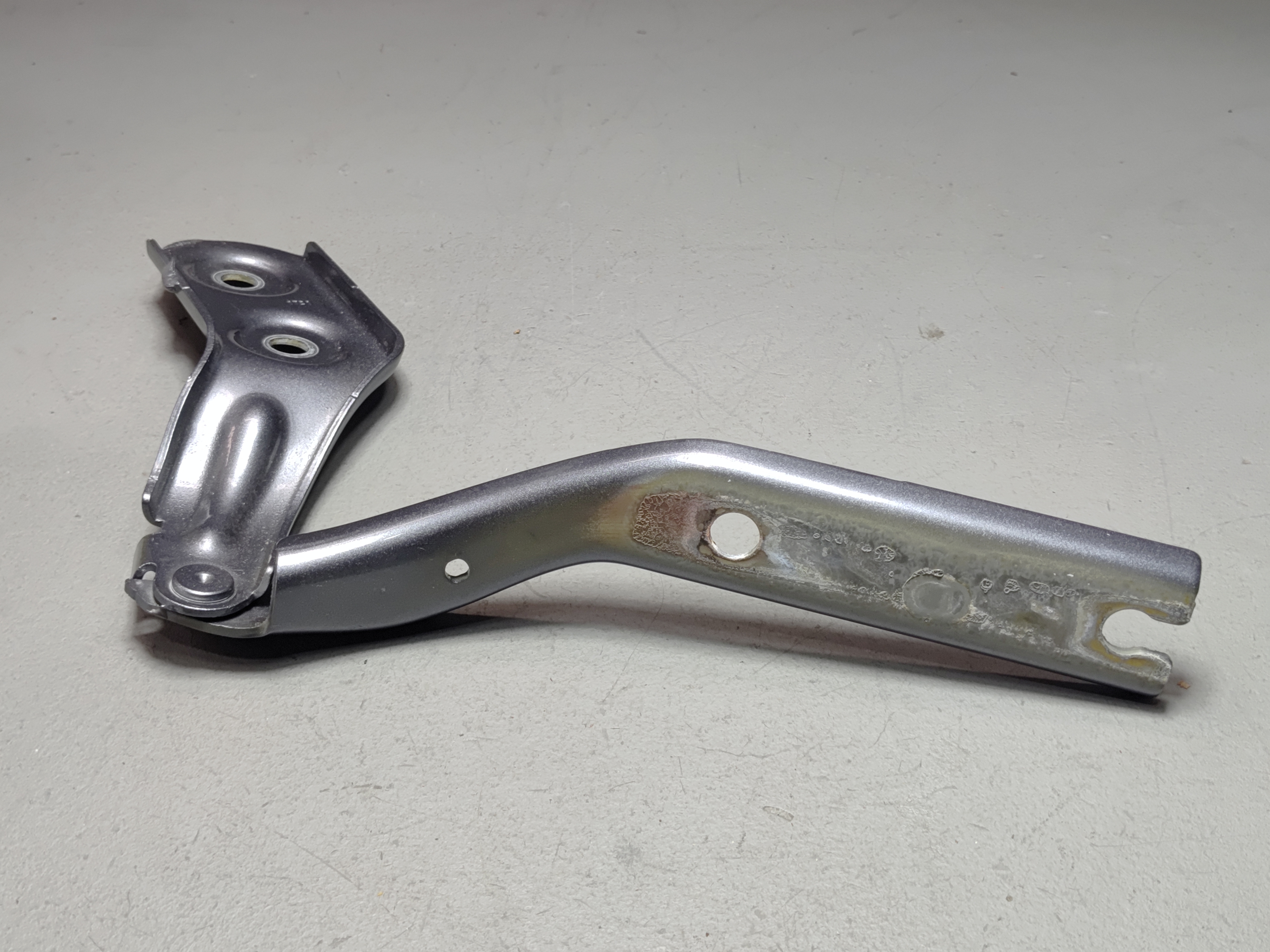 2018-2025 Volkswagen Atlas Front Right Passenger Side Hood Hinge OEM