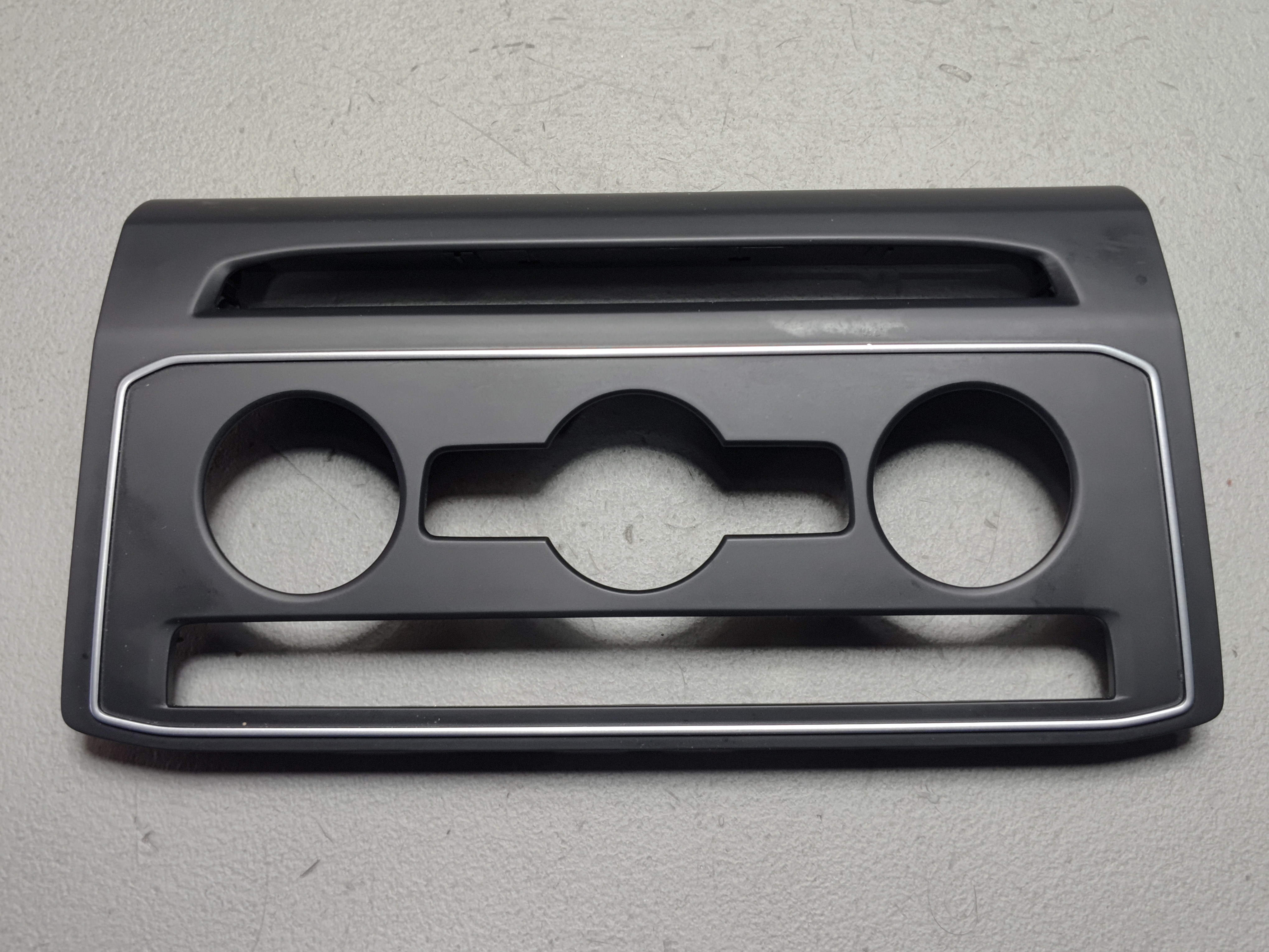 2018-2023 Volkswagen Atlas Dash Climate Control Trim Panel OEM