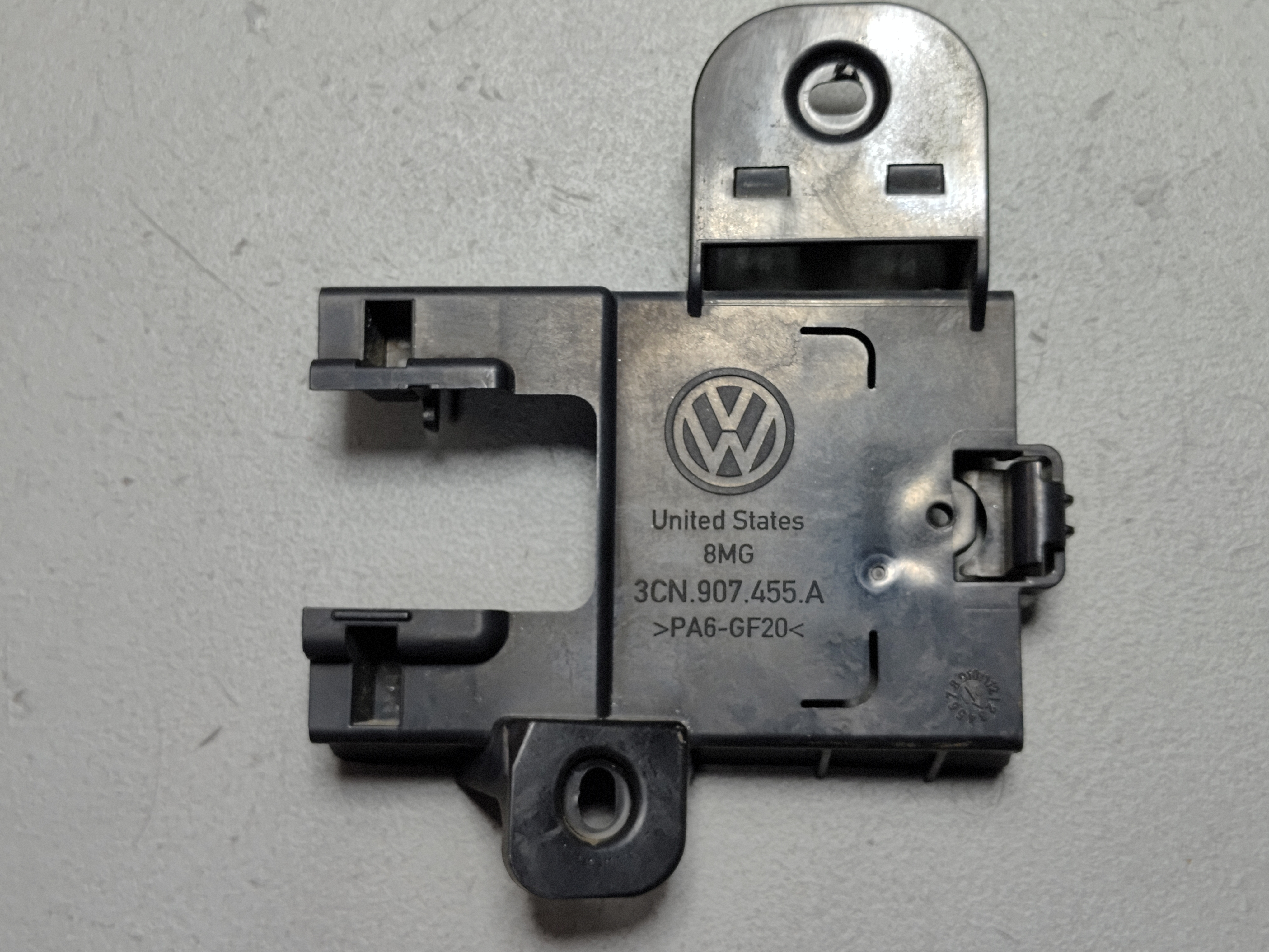 2021-2025 VOLKSWAGEN ATLAS REAR DRIVER SIDE BLIND SPOT RADAR SENSOR BRACKET OEM