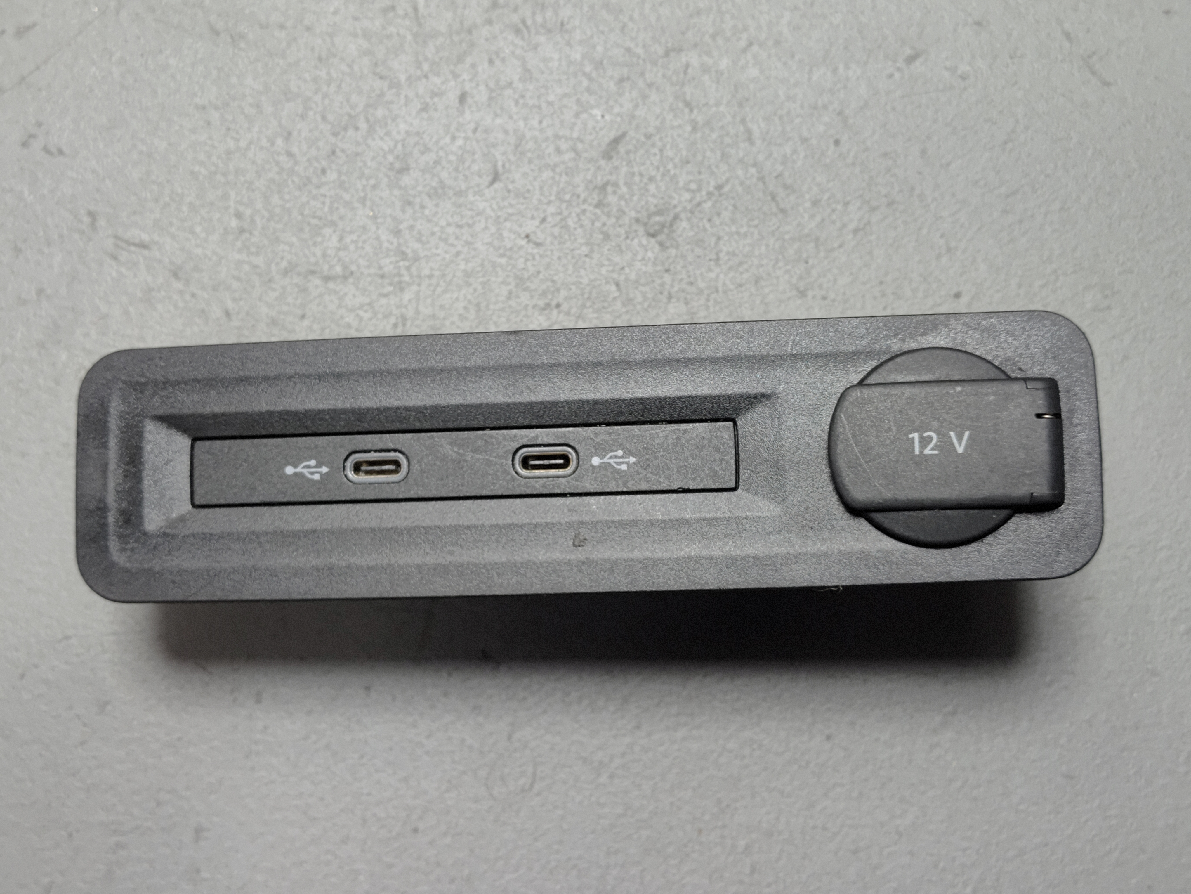 2020 - 2025 VOLKSWAGEN ATLAS CENTER CONSOLE DUAL USB ADAPTER PORT OEM