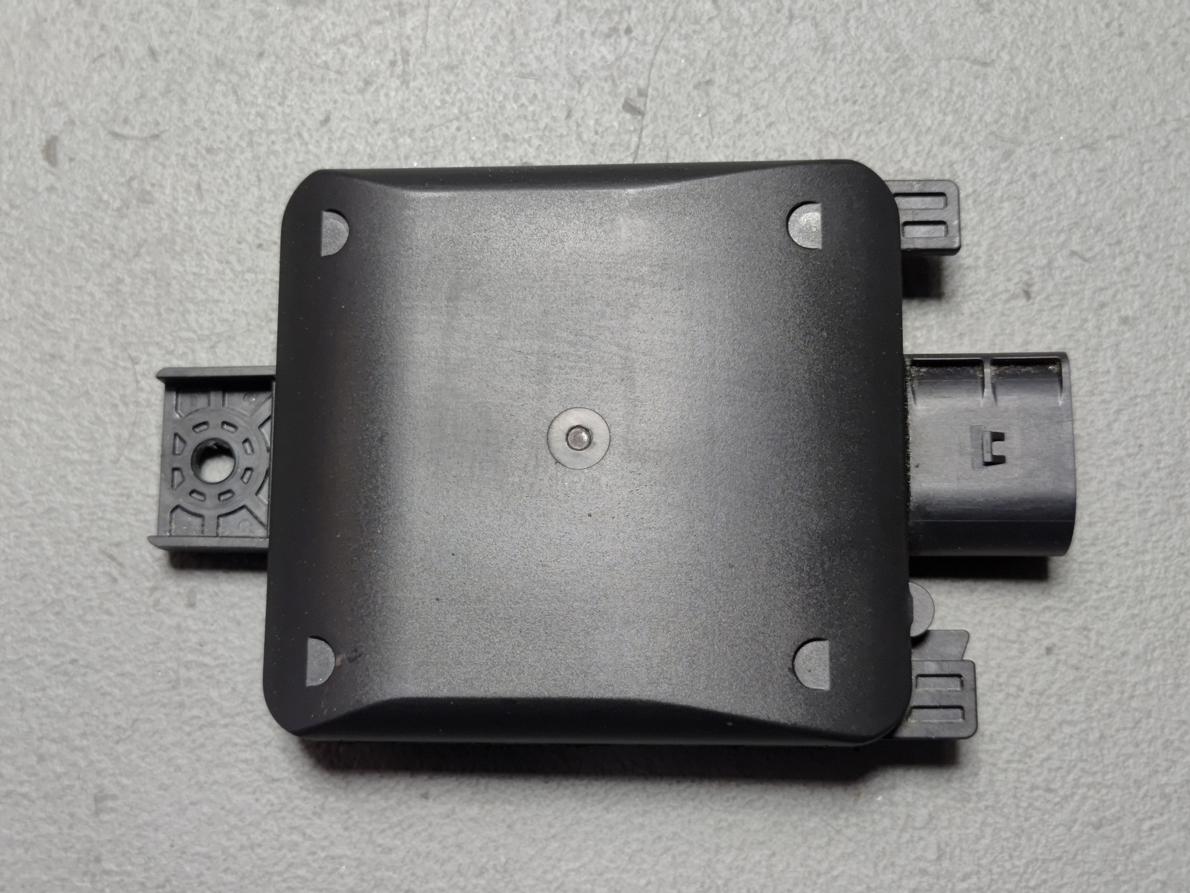 2021-2023 VOLKSWAGEN ATLAS REAR DRIVER SIDE BLIND SPOT RADAR SENSOR MODULE OEM