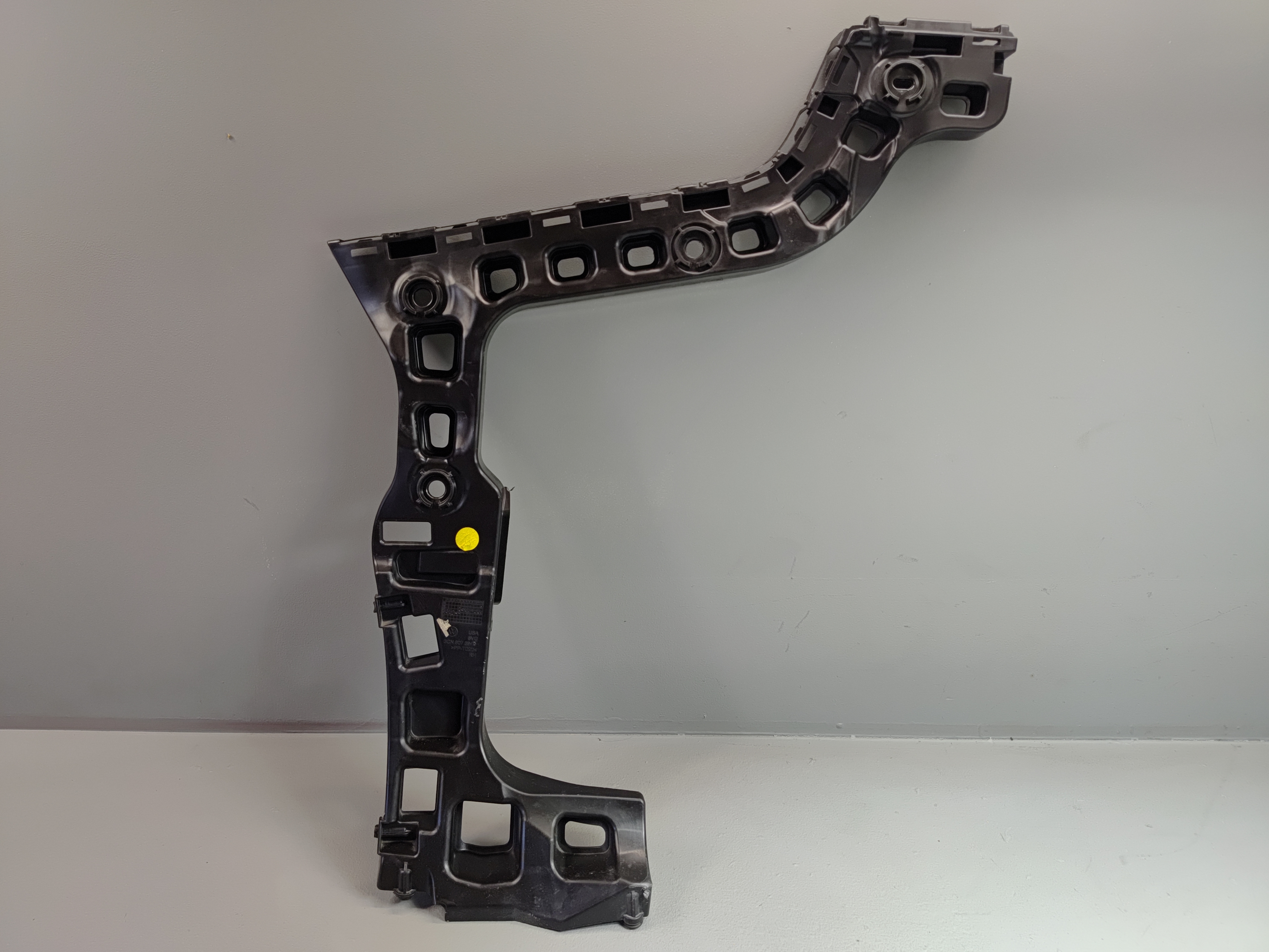 2021-2025 Volkswagen Atlas Rear Bumper Rear Right Passenger Side Bracket OEM