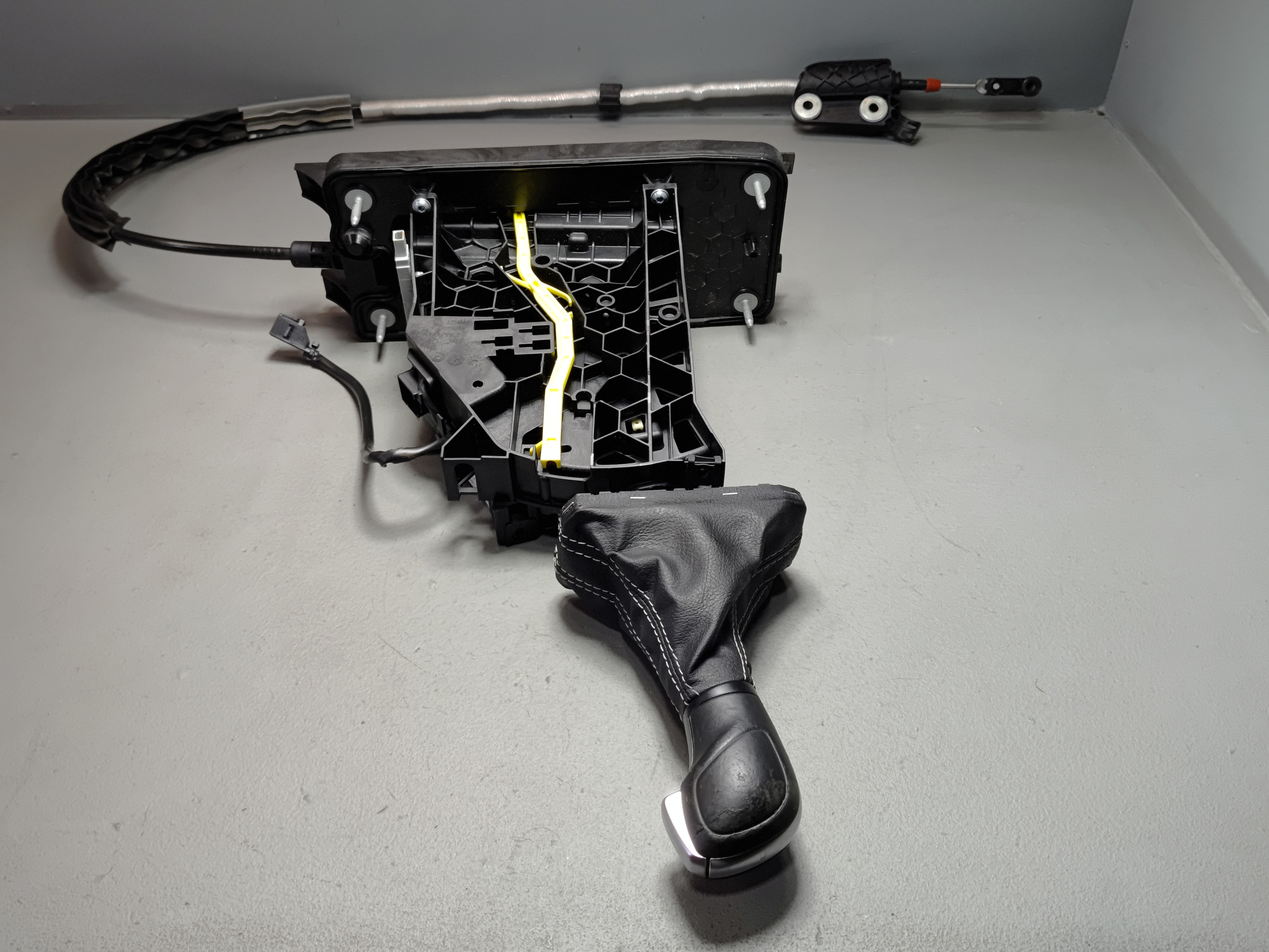 2018-2023 Volkswagen Atlas Cross Sport Automatic Gear Shift Assembly OEM