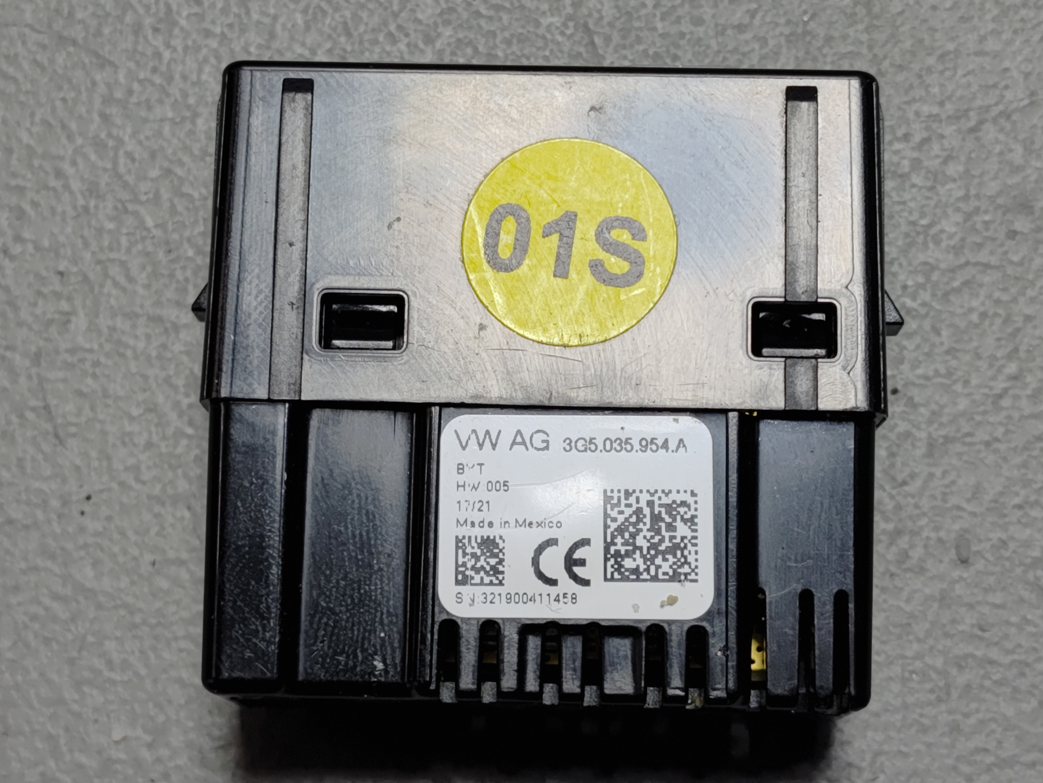 2021-2025 Volkswagen Atlas Center Console Twin Double USB Type C Port OEM