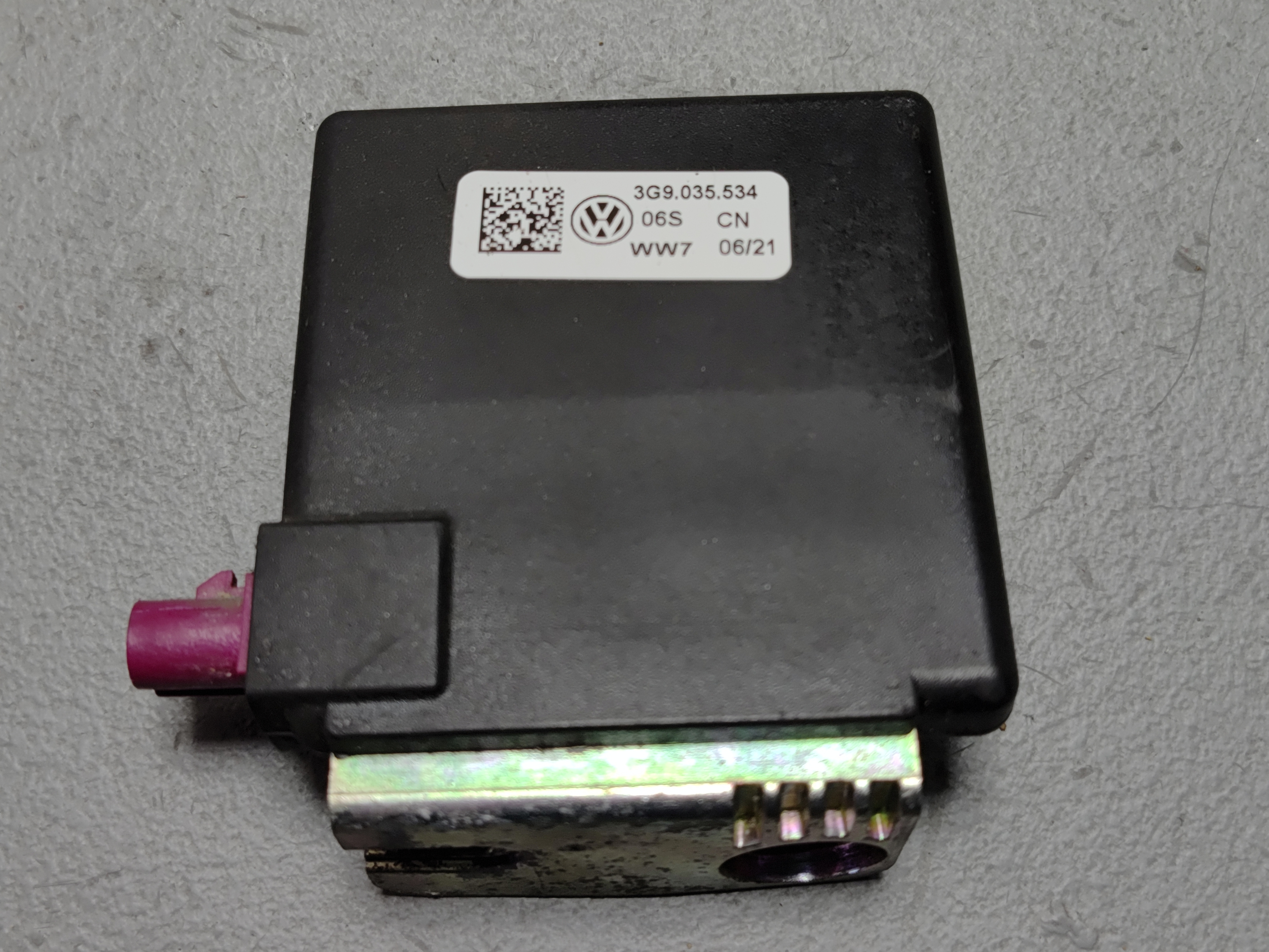 2021-2025 Volkswagen Atlas Mobile Phone Antenna Amplifier Module OEM