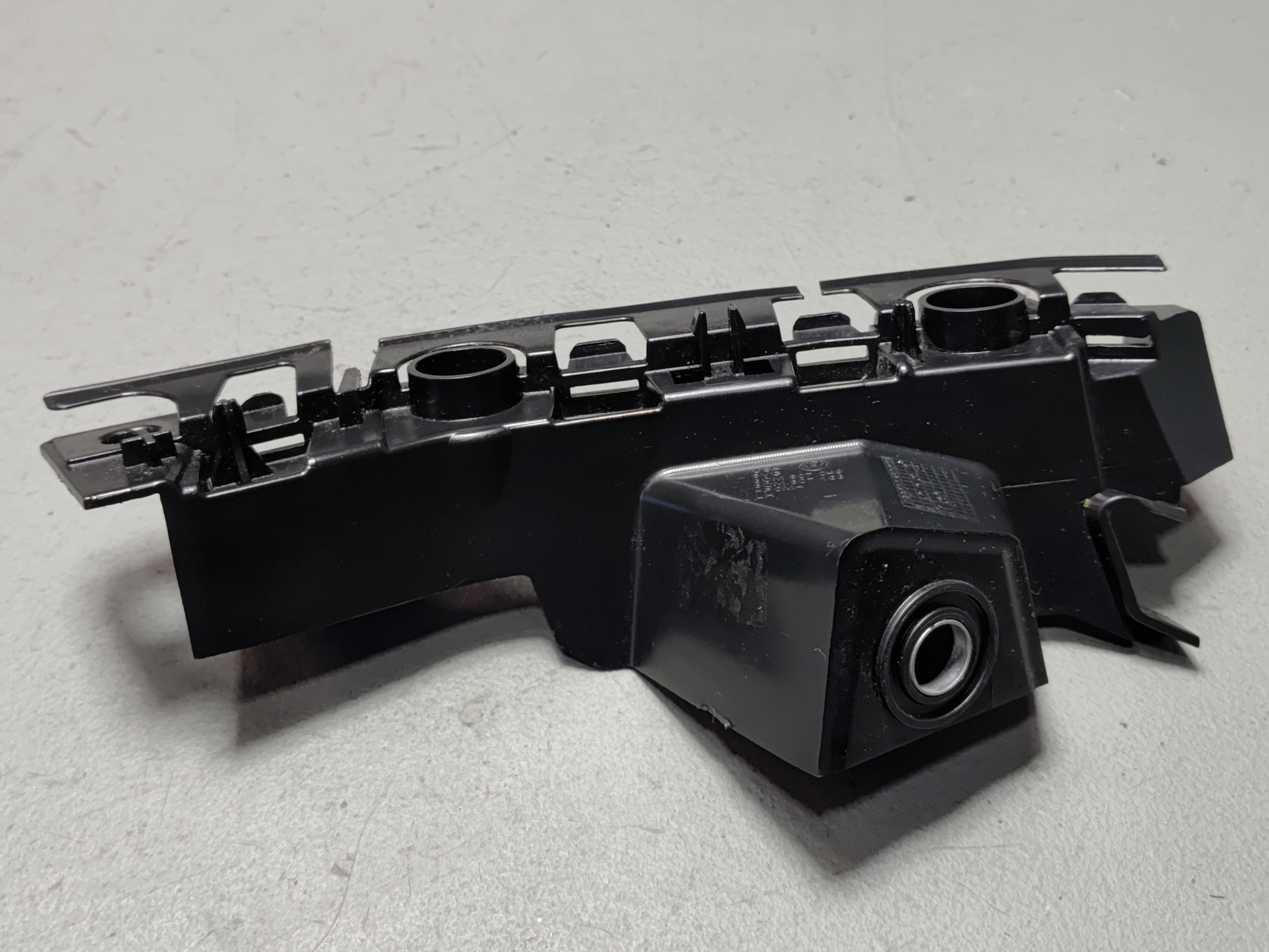 2021-2023 Volkswagen Atlas Front Bumper Left Driver Side Bracket OEM