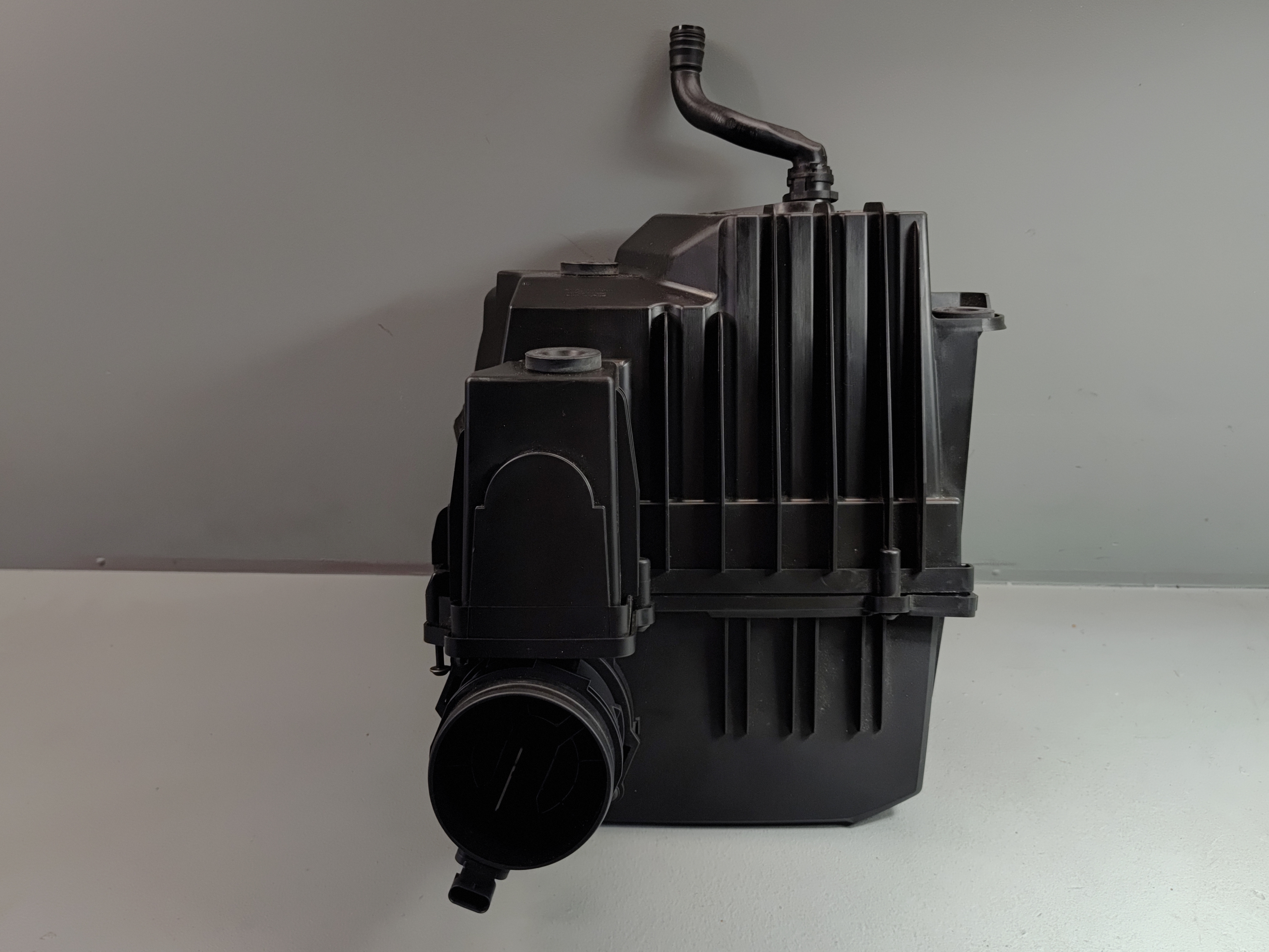 2020-2023 Volkswagen Atlas Cross Sport Air Intake Cleaner Filter Box OEM