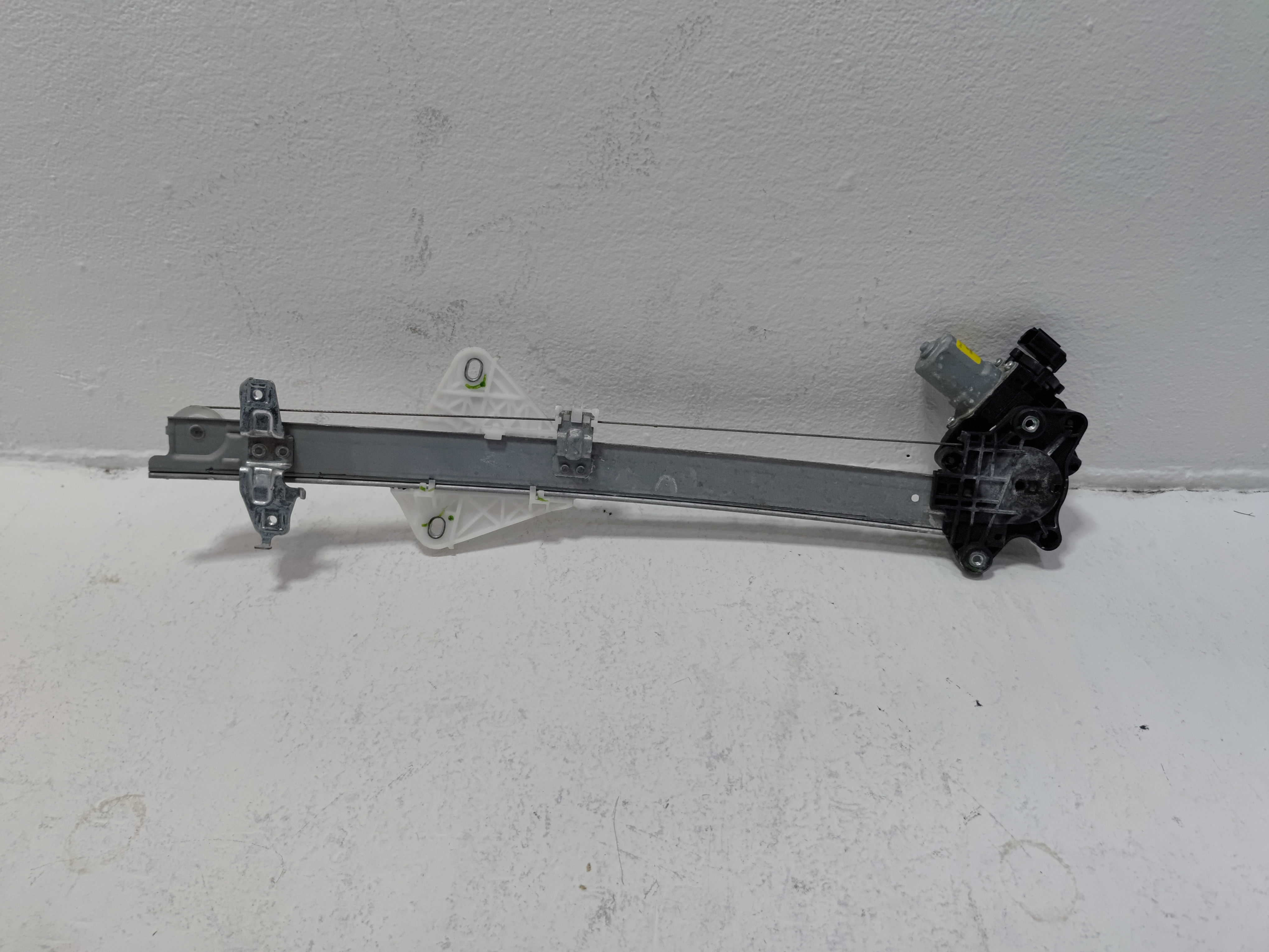 2016-2020 HONDA CIVIC COUPE FRONT DRIVER SIDE DOOR WINDOW REGULATOR W/ MOTOR OEM