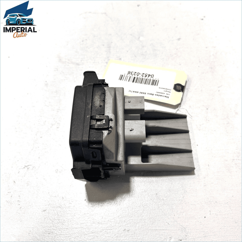 2007-2013 MERCEDES-BENZ S550 FRONT UNDER HOOD FUSE POWER JUNCTION BOX RELAY