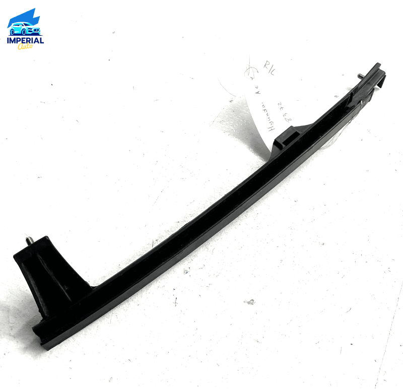 2007-2010 Hyundai Elantra Rear Left Driver Door Window Glass Guide Channel 