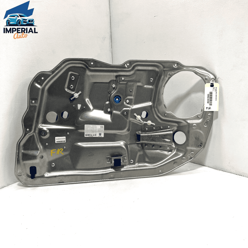 07-13 MERCEDES S550 W221 FRONT PASSENGER DOOR WINDOW REGULATOR & CARRIER OE