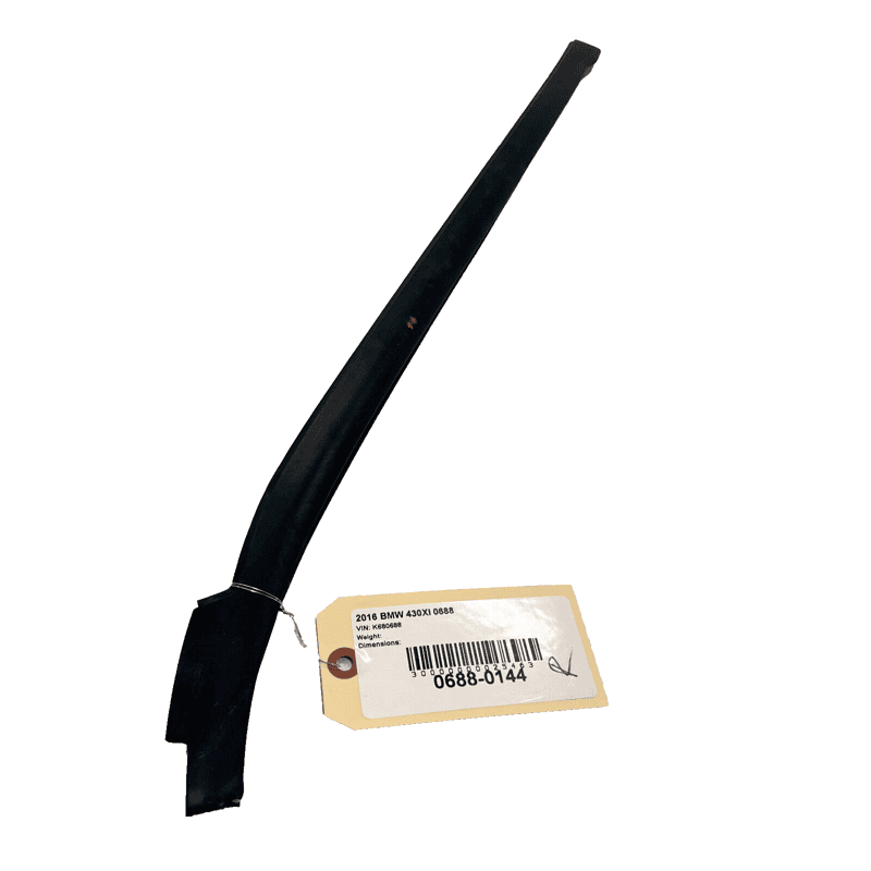 2017-20 BMW 430i FRONT PASSENGER SIDE WINDSHIELD WEATHERSTRIP DRIP MOLDING  2017-20 BMW 430i FRONT PASSENGER SIDE WINDSHIELD WEATHERSTRIP DRIP MOLDING
