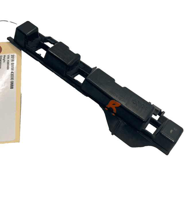 17-20 BMW 430i PASSENGER SIDE RIGHT ROCKER MOLDING SUPPORT LEDGE BRACKET #1 17-20 BMW 430i PASSENGER SIDE RIGHT ROCKER MOLDING SUPPORT LEDGE BRACKET #1