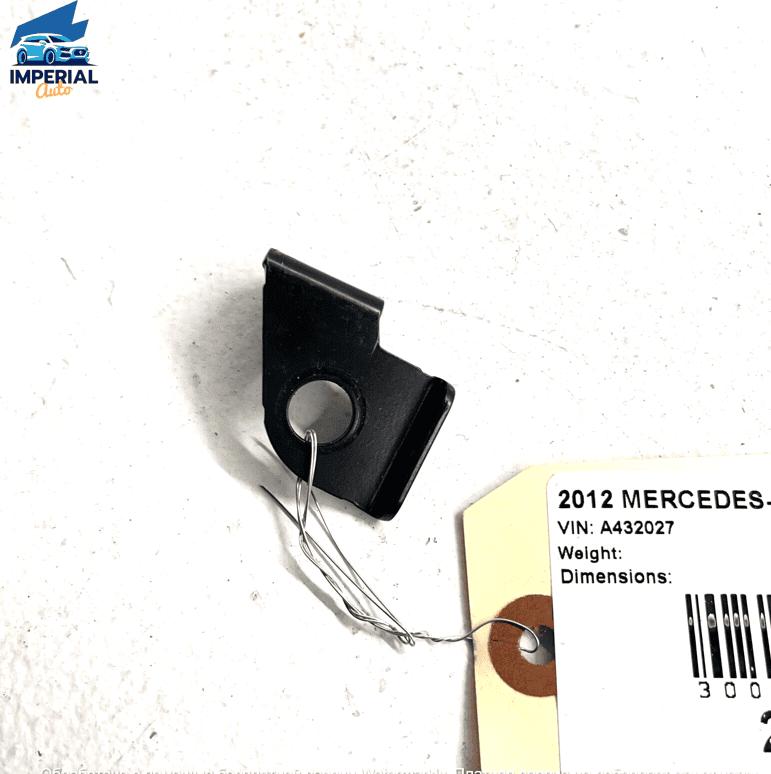 REAR SEAT BACK PAD LOWER PASSENGER SIDE BRACKET OEM 2007-2013 MERCEDES S550